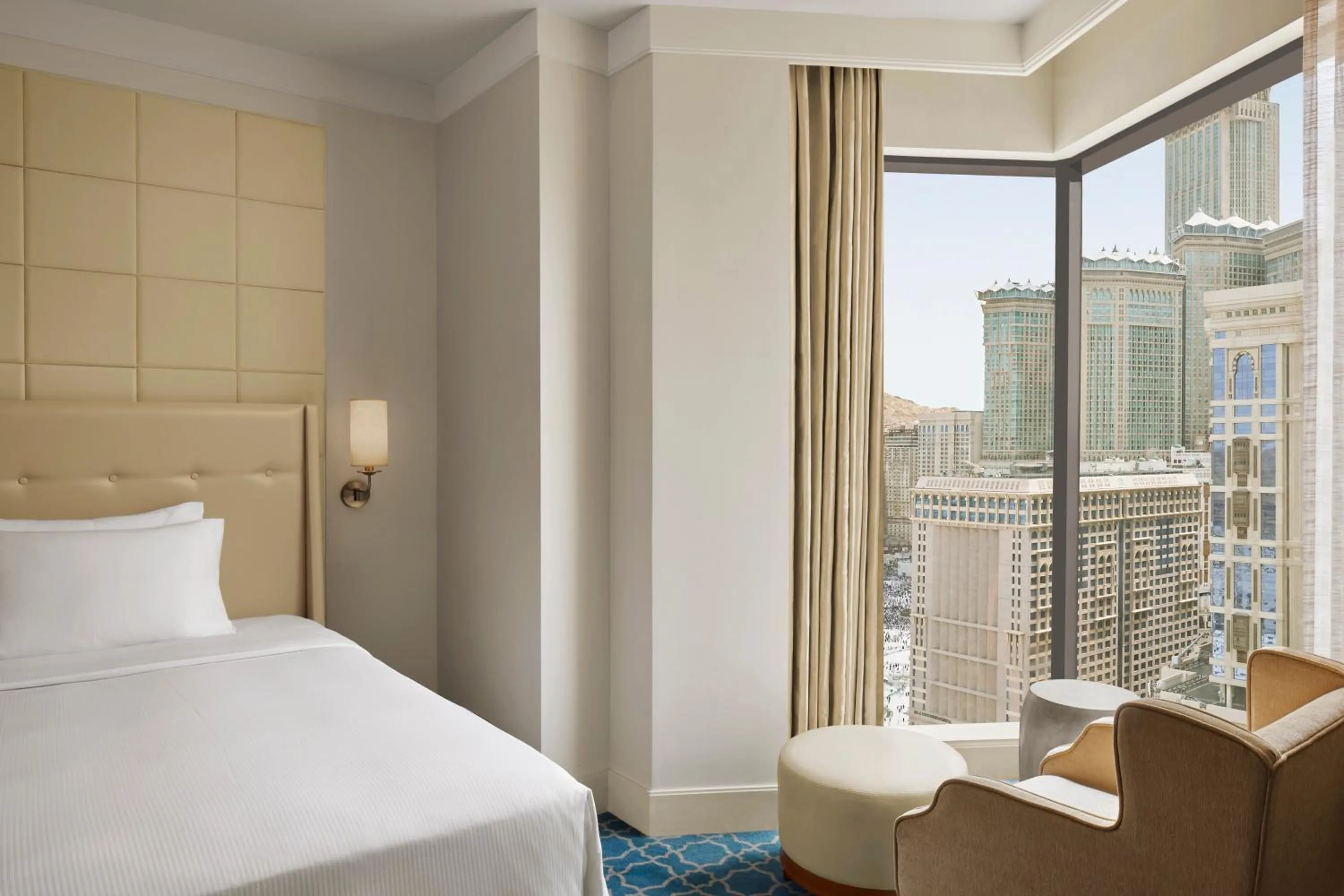 Deluxe Twin Room with Partial Haram View in Hilton Hotel & Convention Jabal Omar Makkah