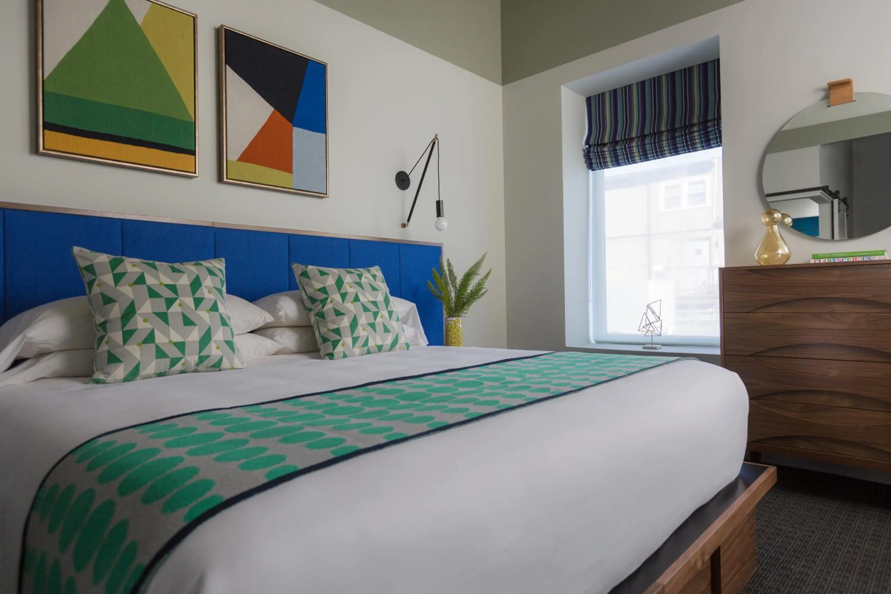 Queen Room - Disability Access in The Hotel Salem