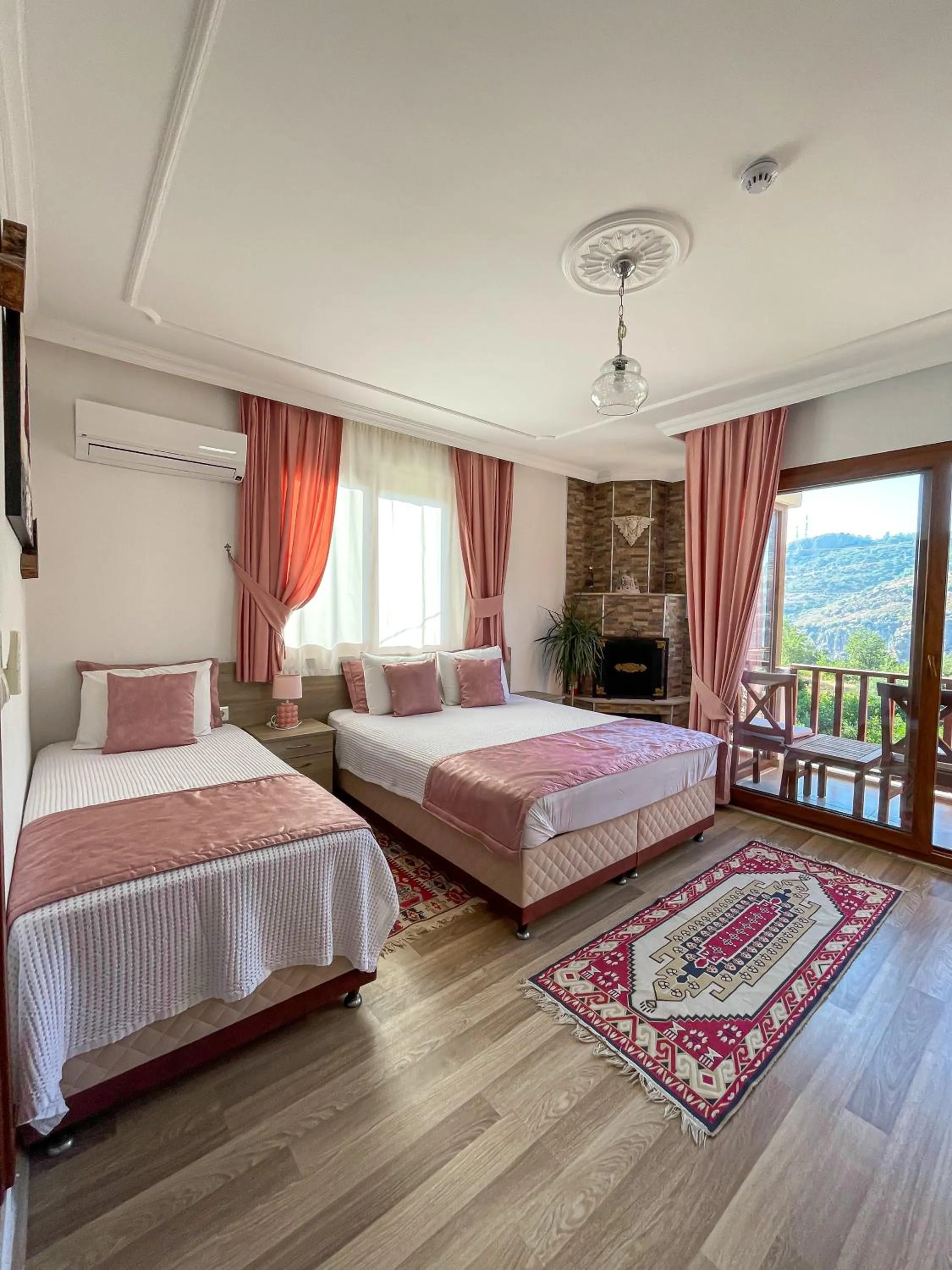 Comfort Triple Room in Faralya Misafir Evi