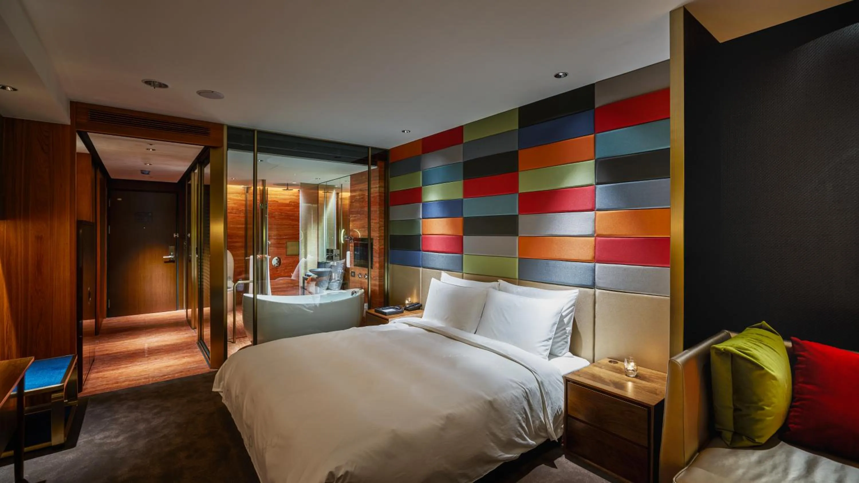 Deluxe Double Room in H2O HOTEL