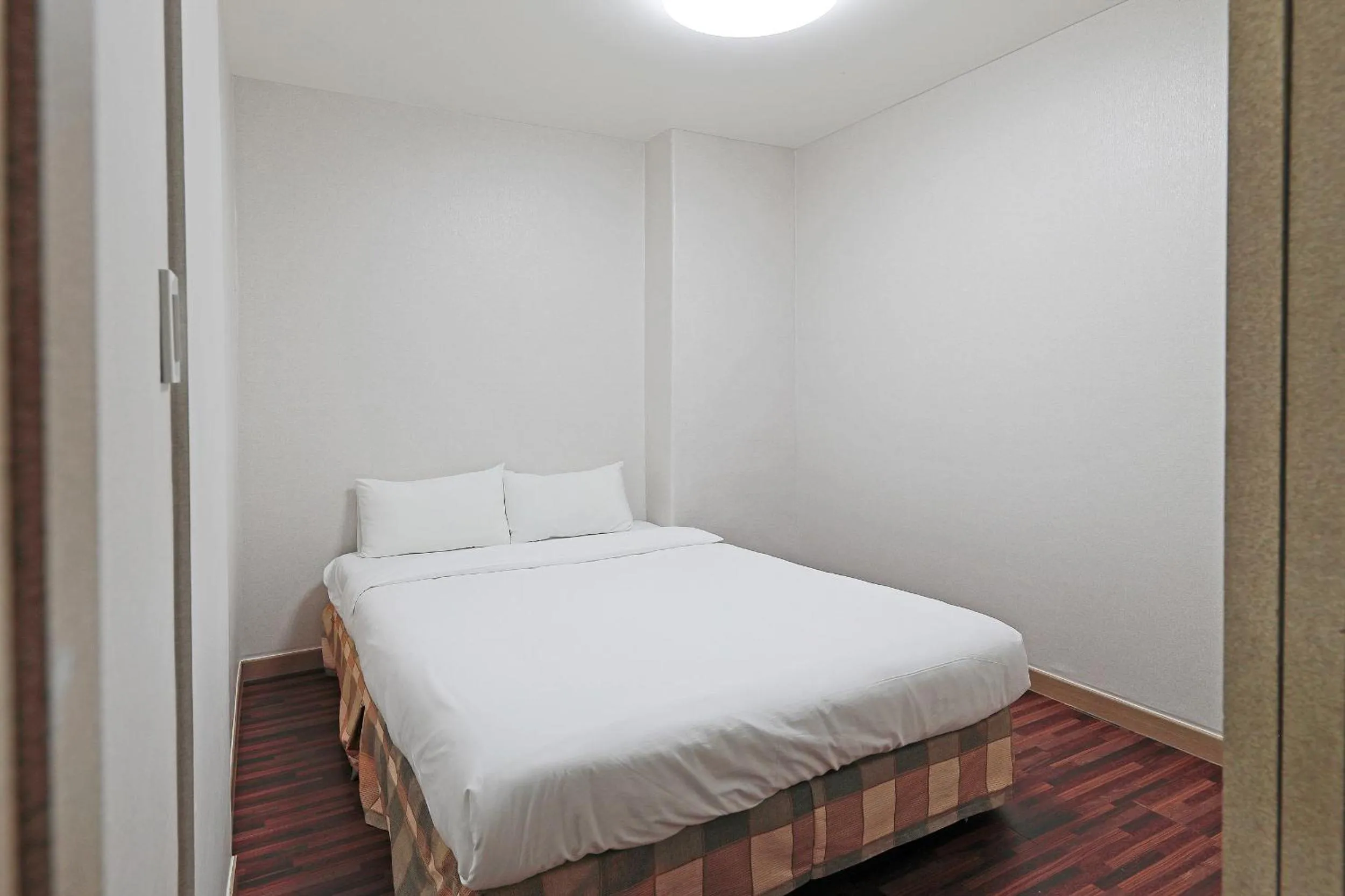 Deluxe Mountain View Condominium for 4 in Ocean 2 You Resort Seorak Beach Hotel & Condo