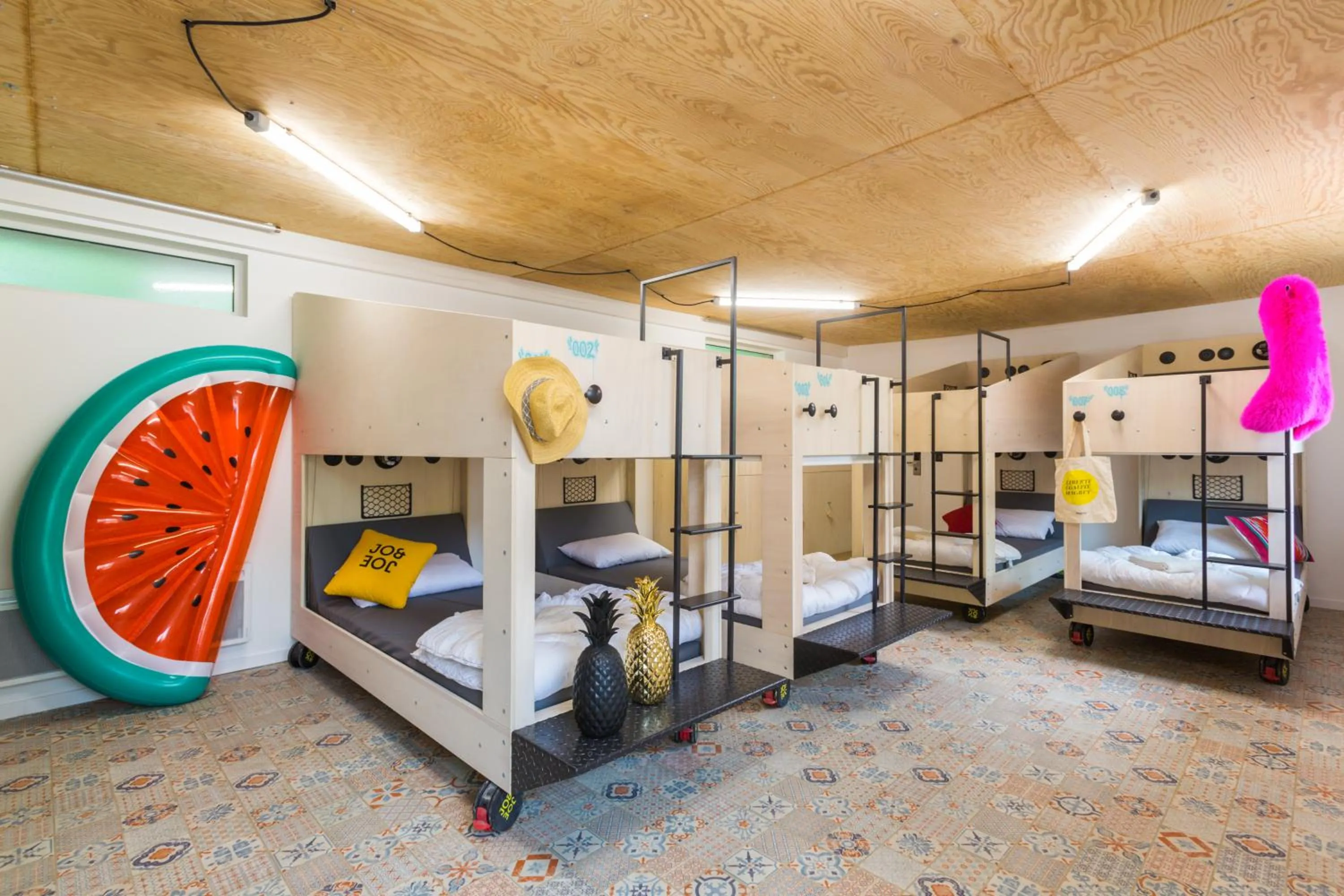 Private Bedroom for 12 people with shared bathroom in JO&JOE Hossegor