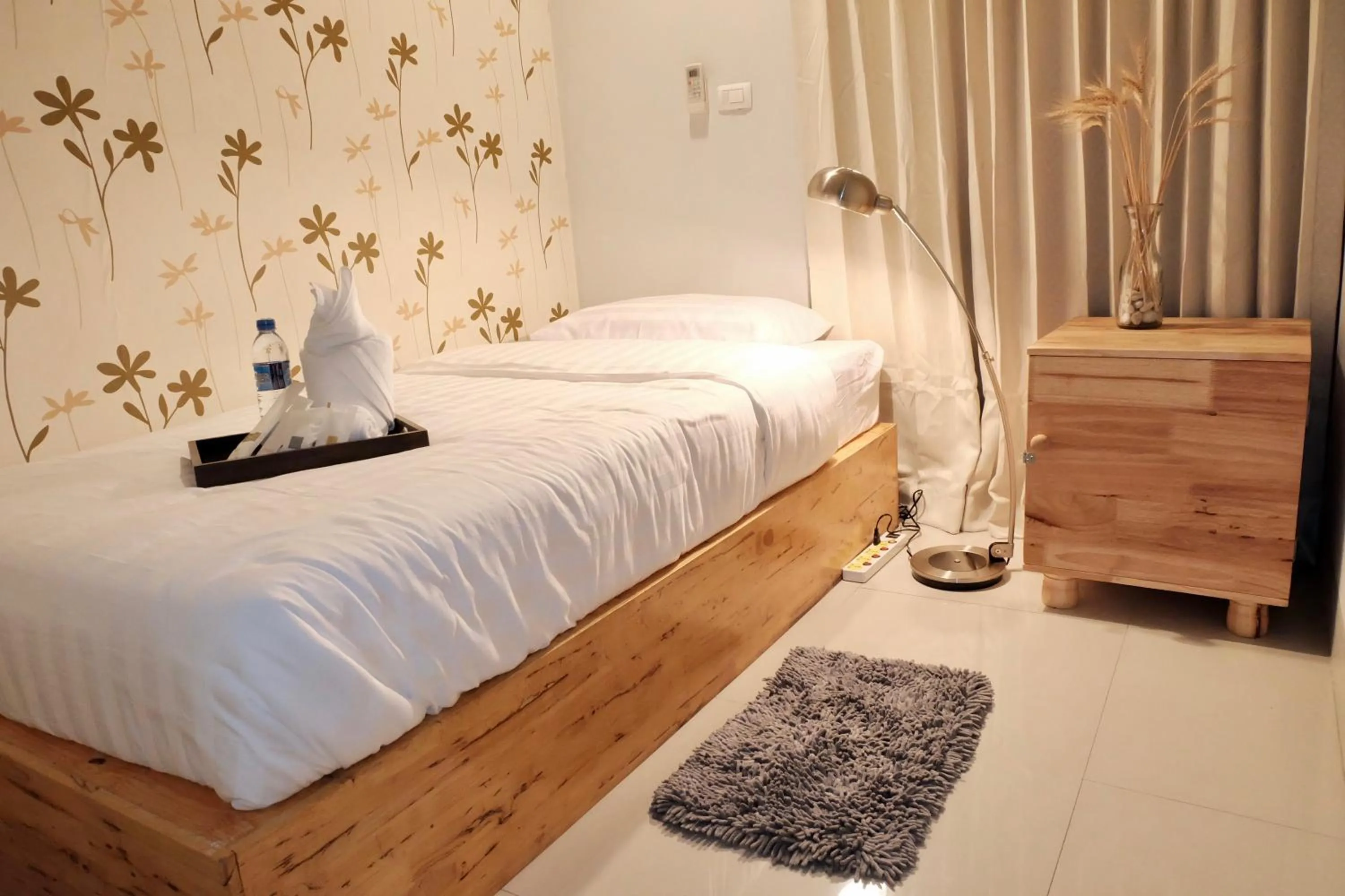 Single Bed in Female Dormitory Room in DewyHouse