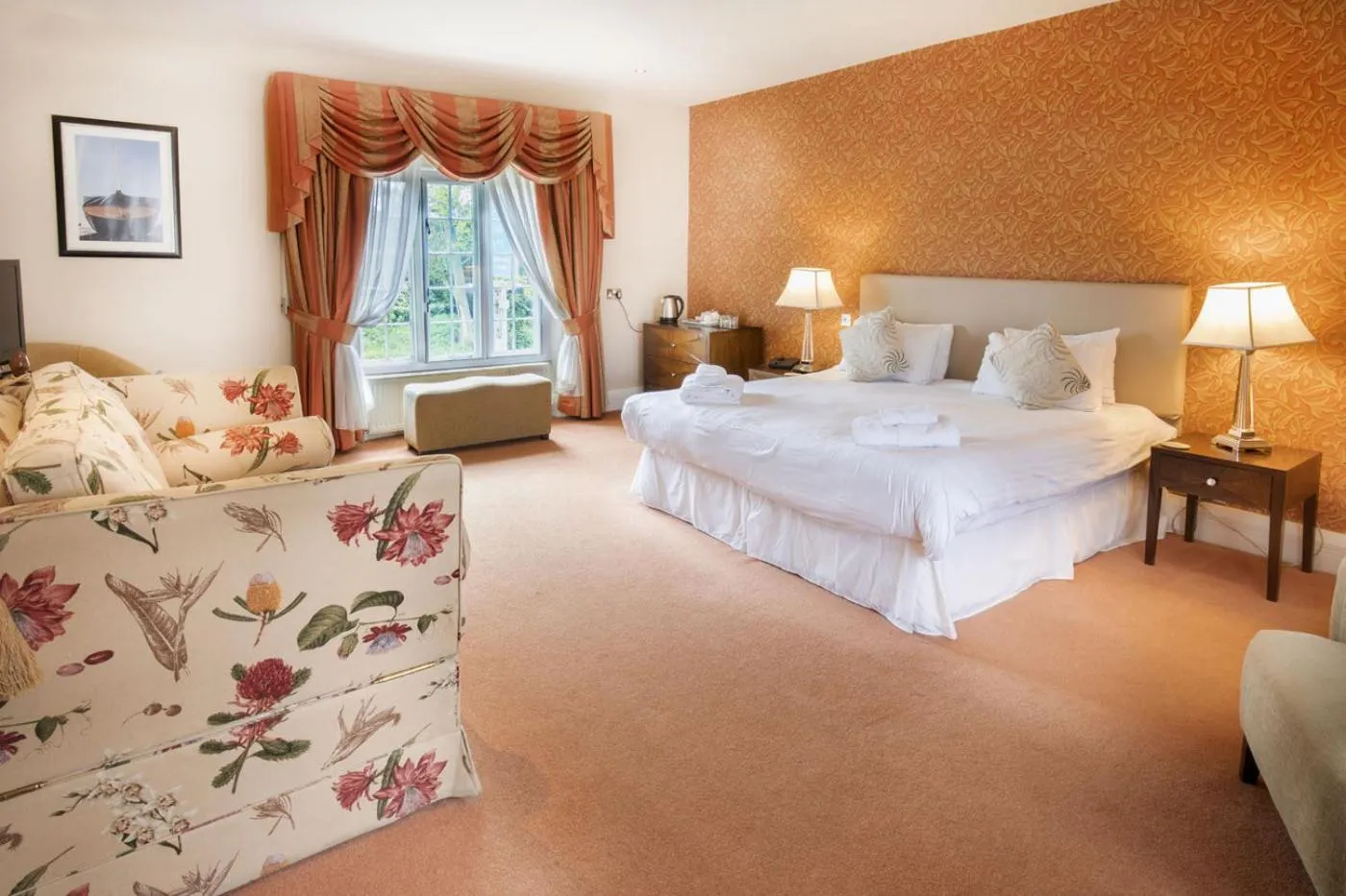 Deluxe Twin Room in The Kings Head Country Hotel