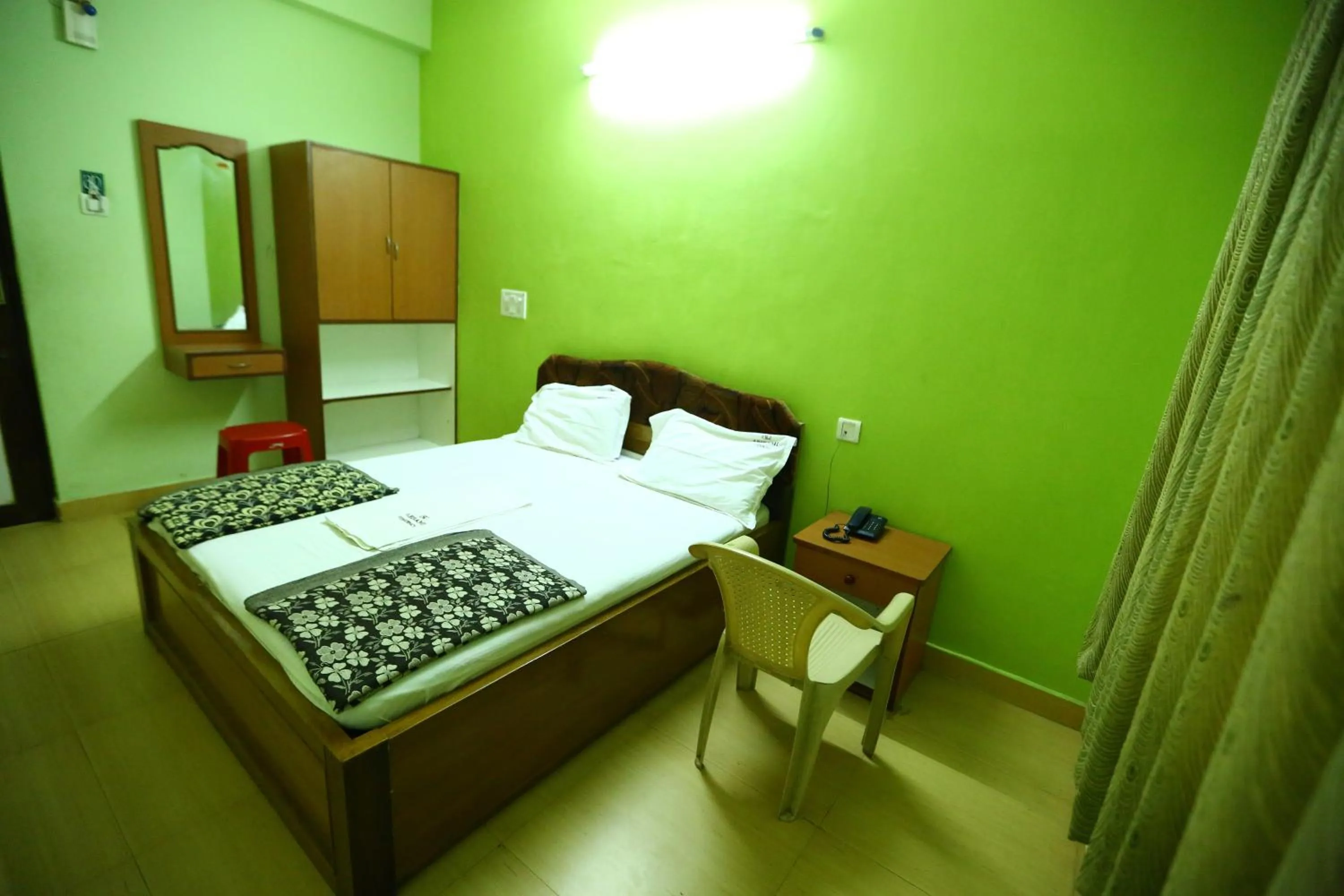 Deluxe Double Room in Abirami Residency