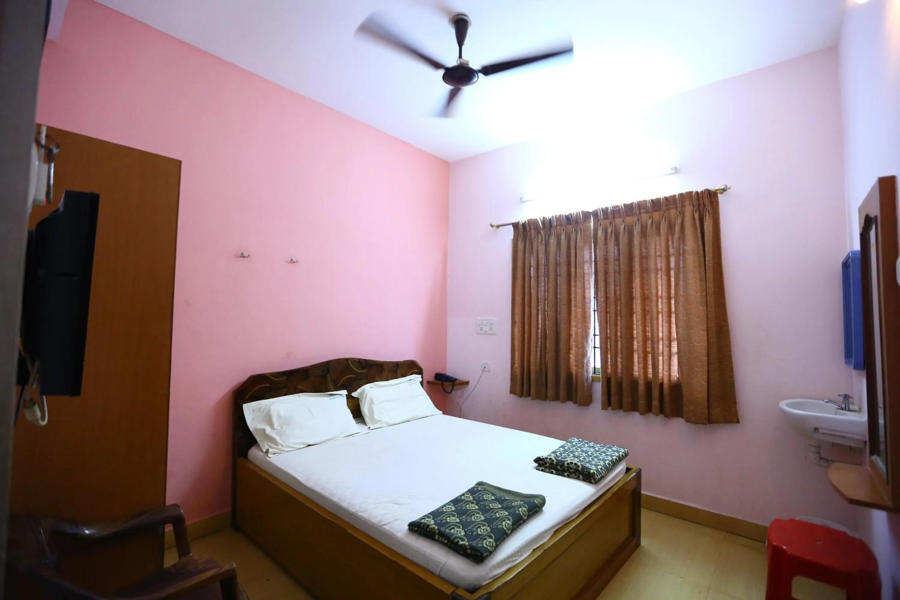Standard Double Room with Fan in Abirami Residency