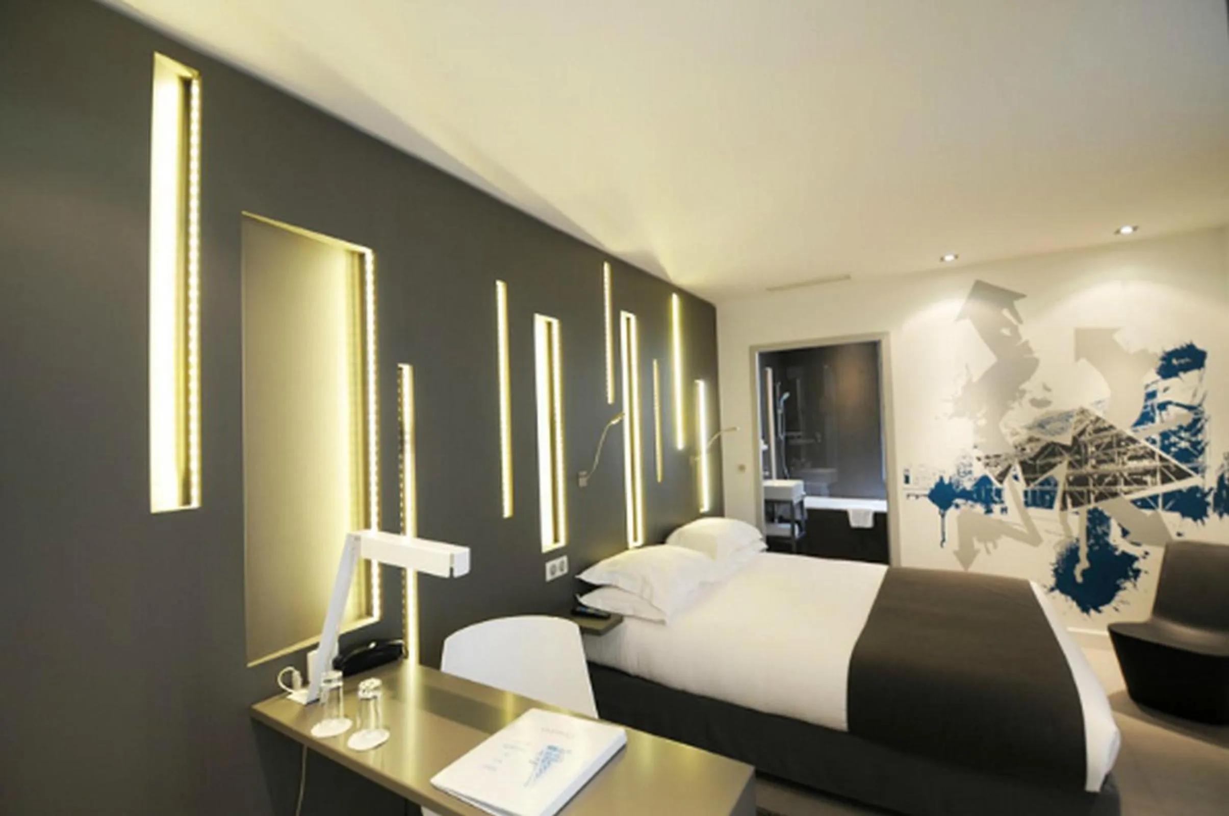 Club Double Room in Arc de Triomphe Etoile