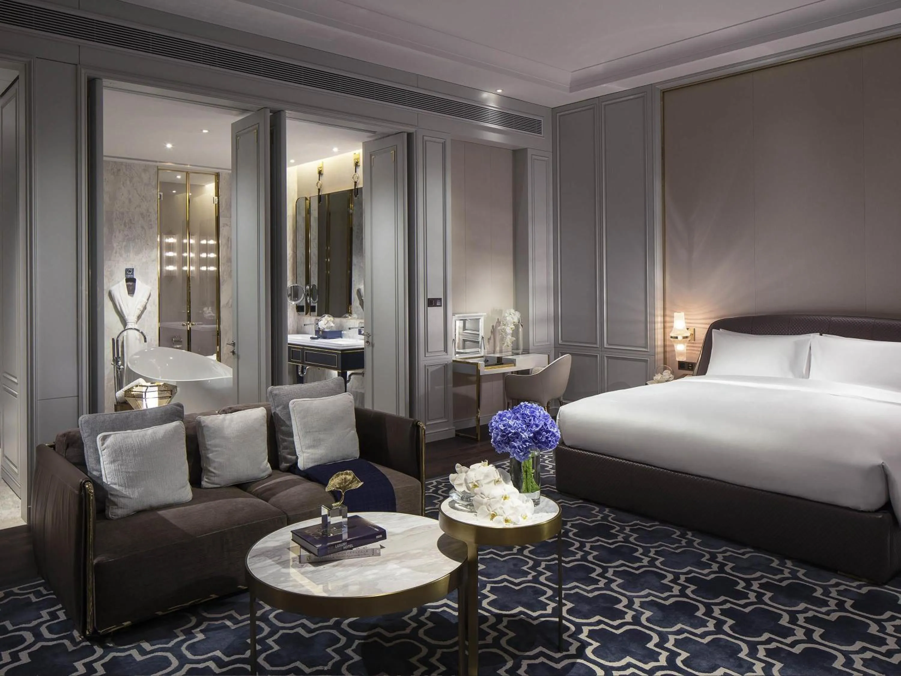 Junior Suite (King bed) in Sofitel Foshan Shunde