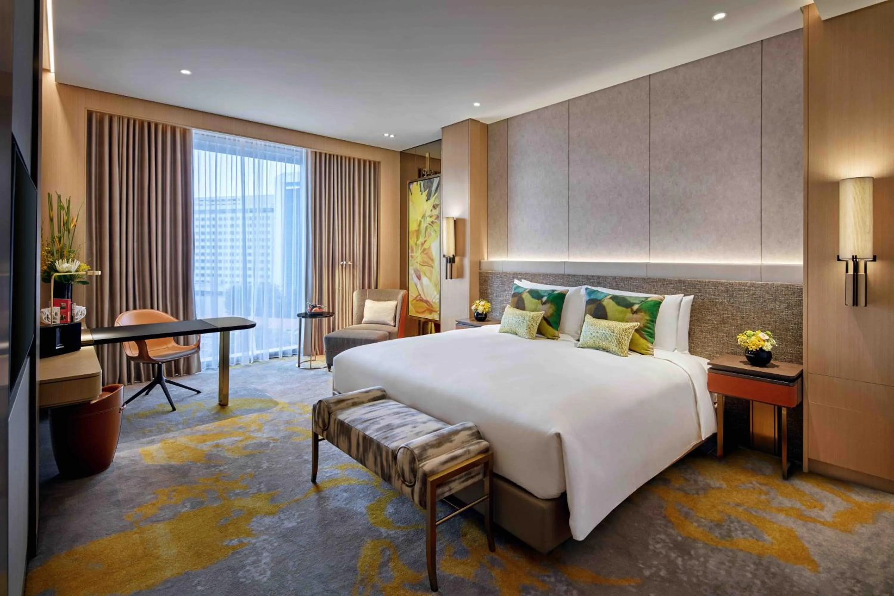 LUXURY CLUB ROOM, Club Millésime Access, 1 King Bed, Heritage or Pool View, High Floor in Sofitel Singapore City Centre