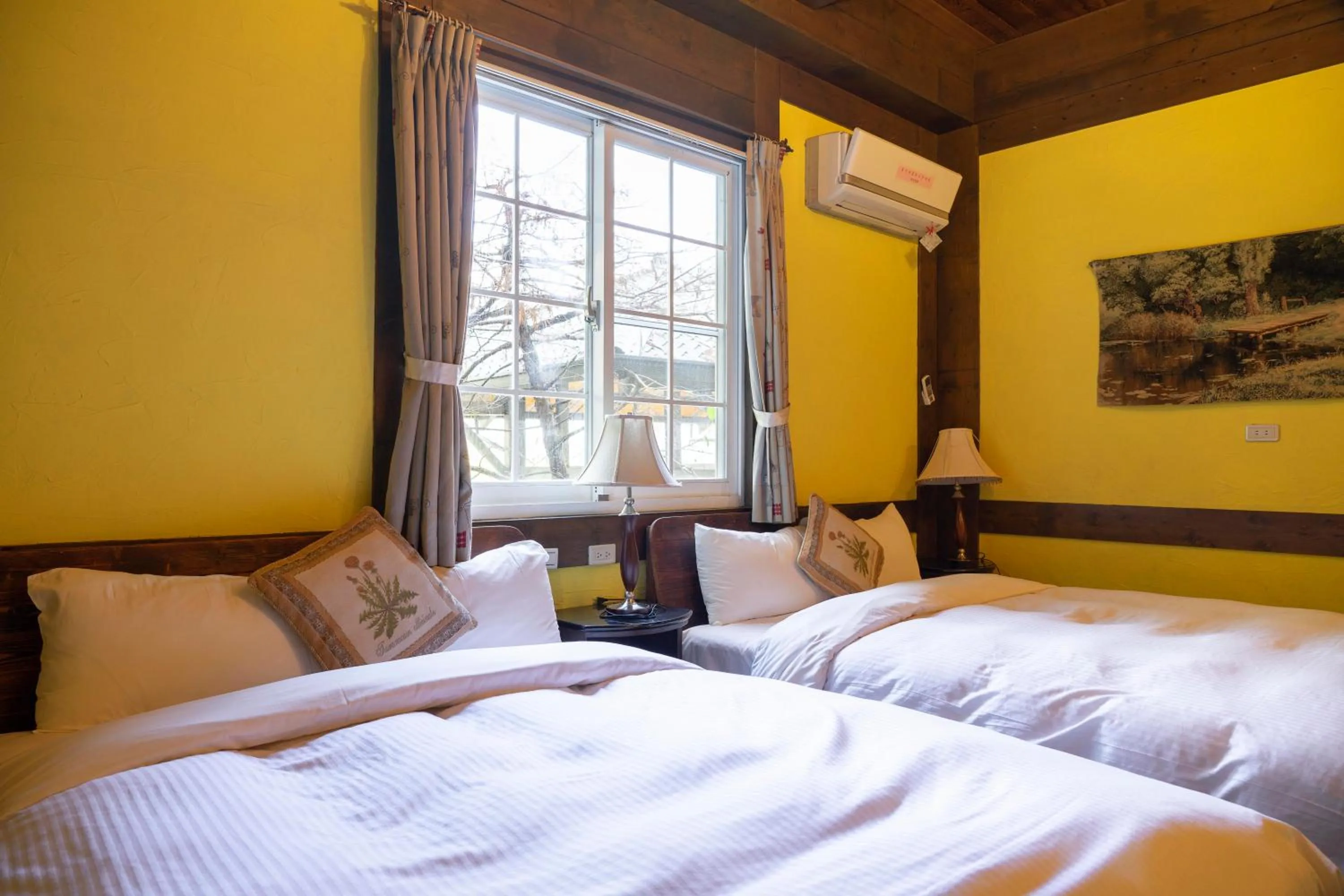 Standard Quadruple Room in Provence Rose Lodge