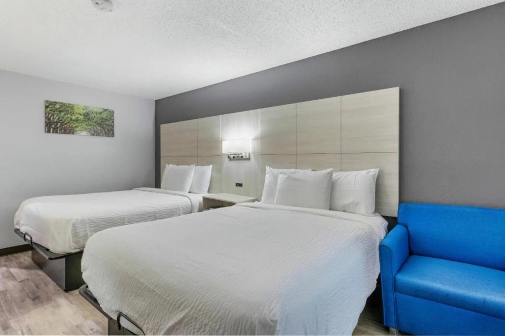 Queen Room with Two Queen Beds - Non-Smoking in Days Inn by Wyndham Savannah Gateway I-95