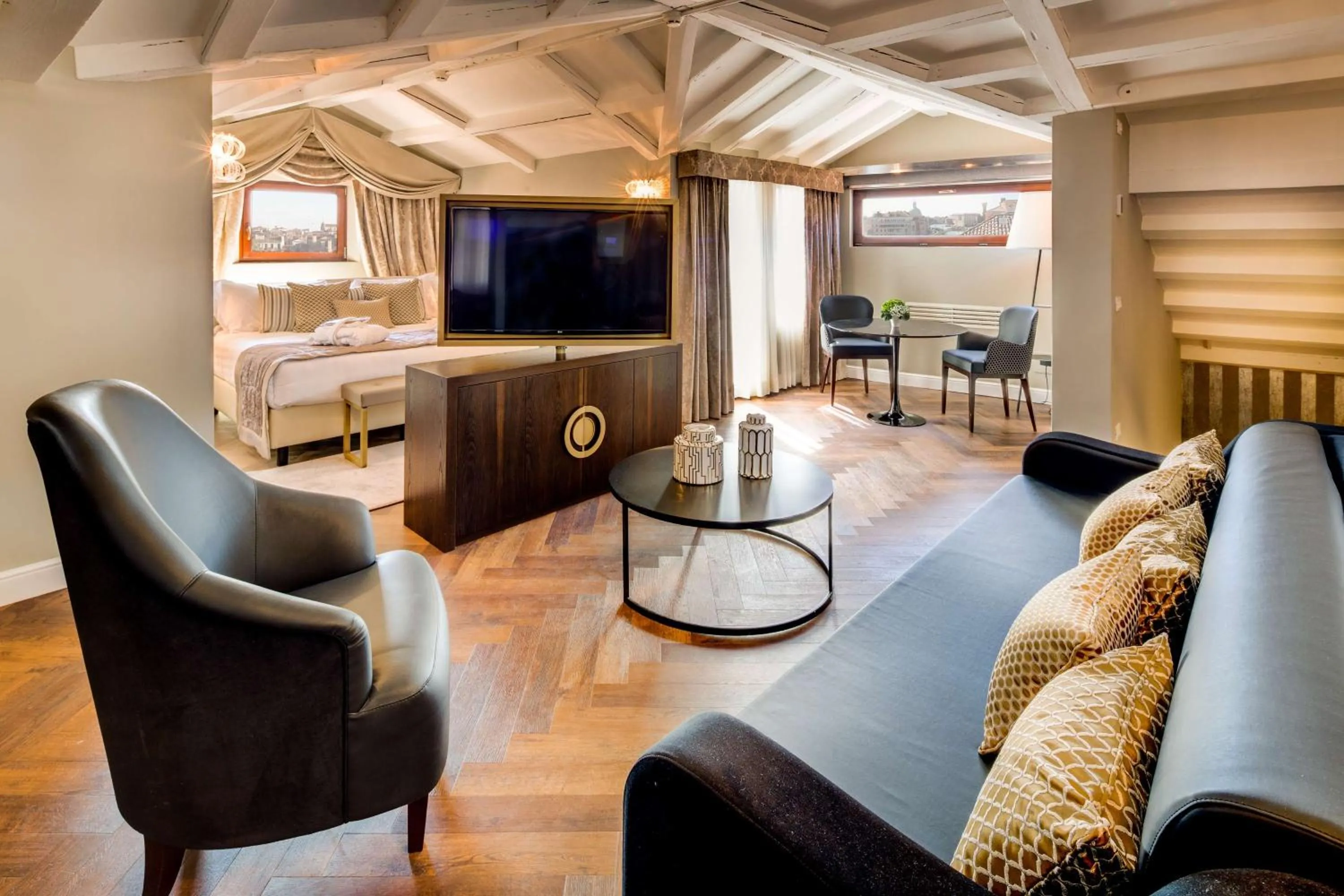 Deluxe Suite in BW Premier Collection CHC Continental