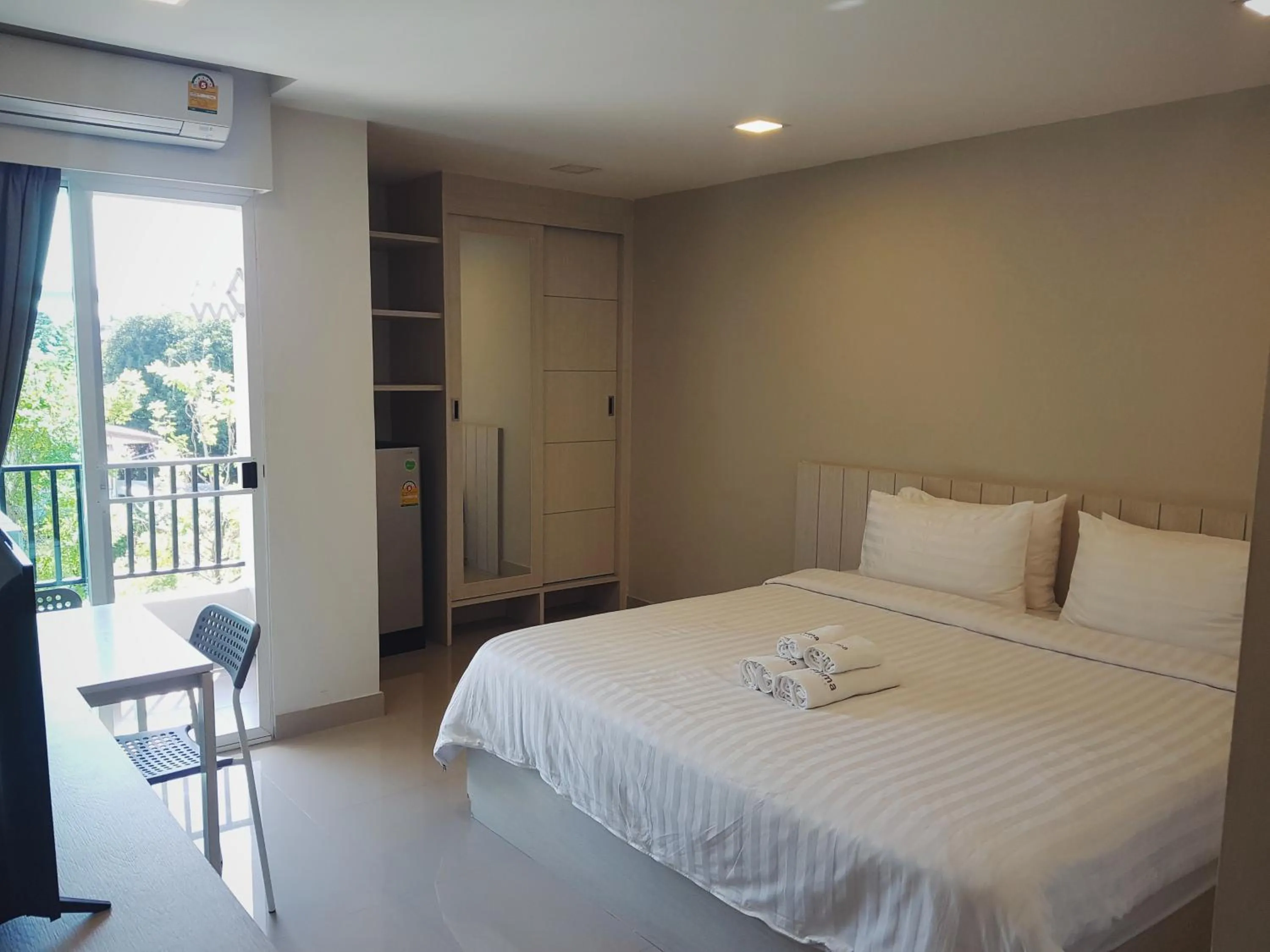 Standard Double Room in The Prima Residence - SHA Certificate