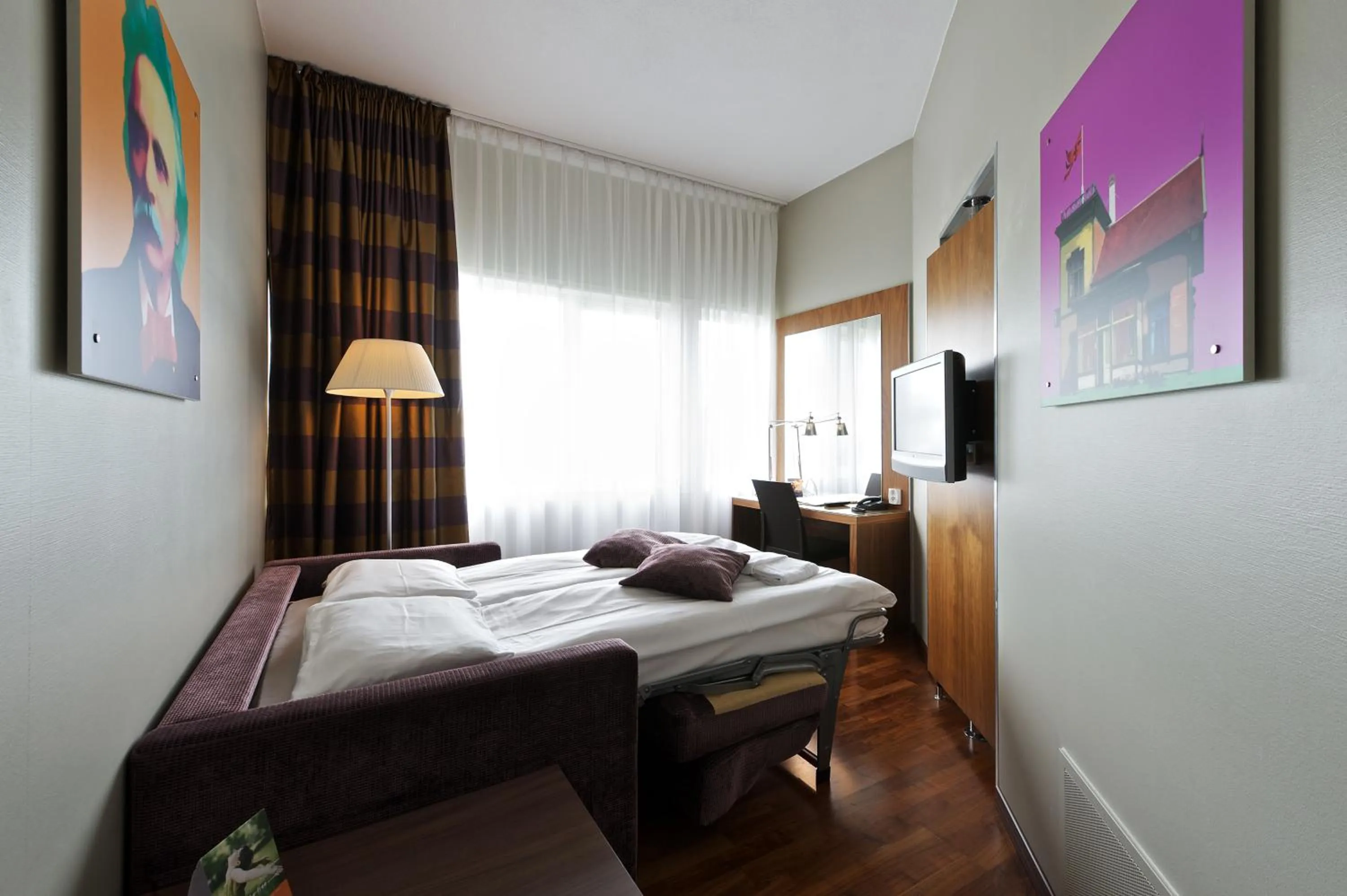 Family Room (2 Adults + 2 Children) in Quality Hotel Edvard Grieg