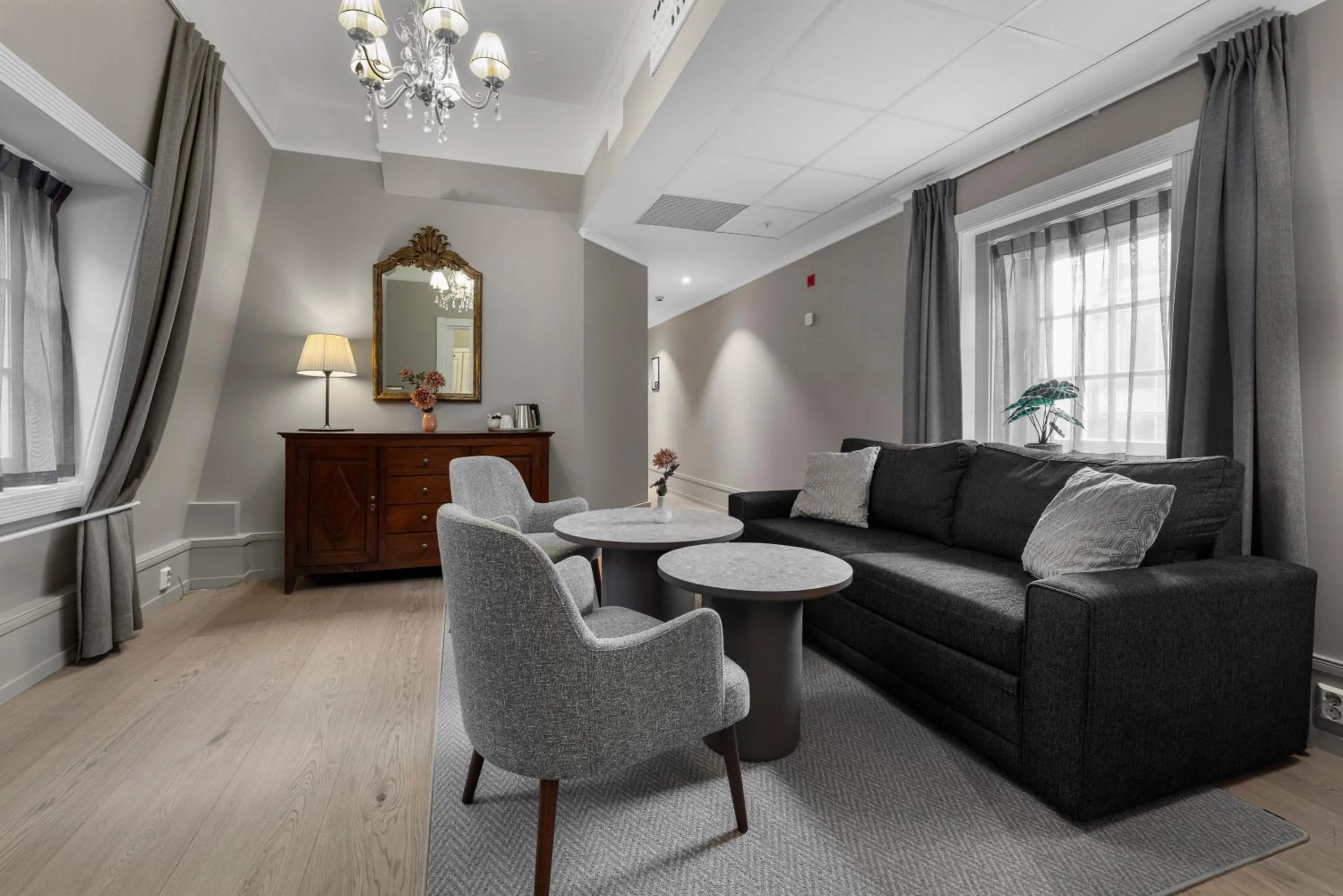 Suite in Home Hotel Bastion