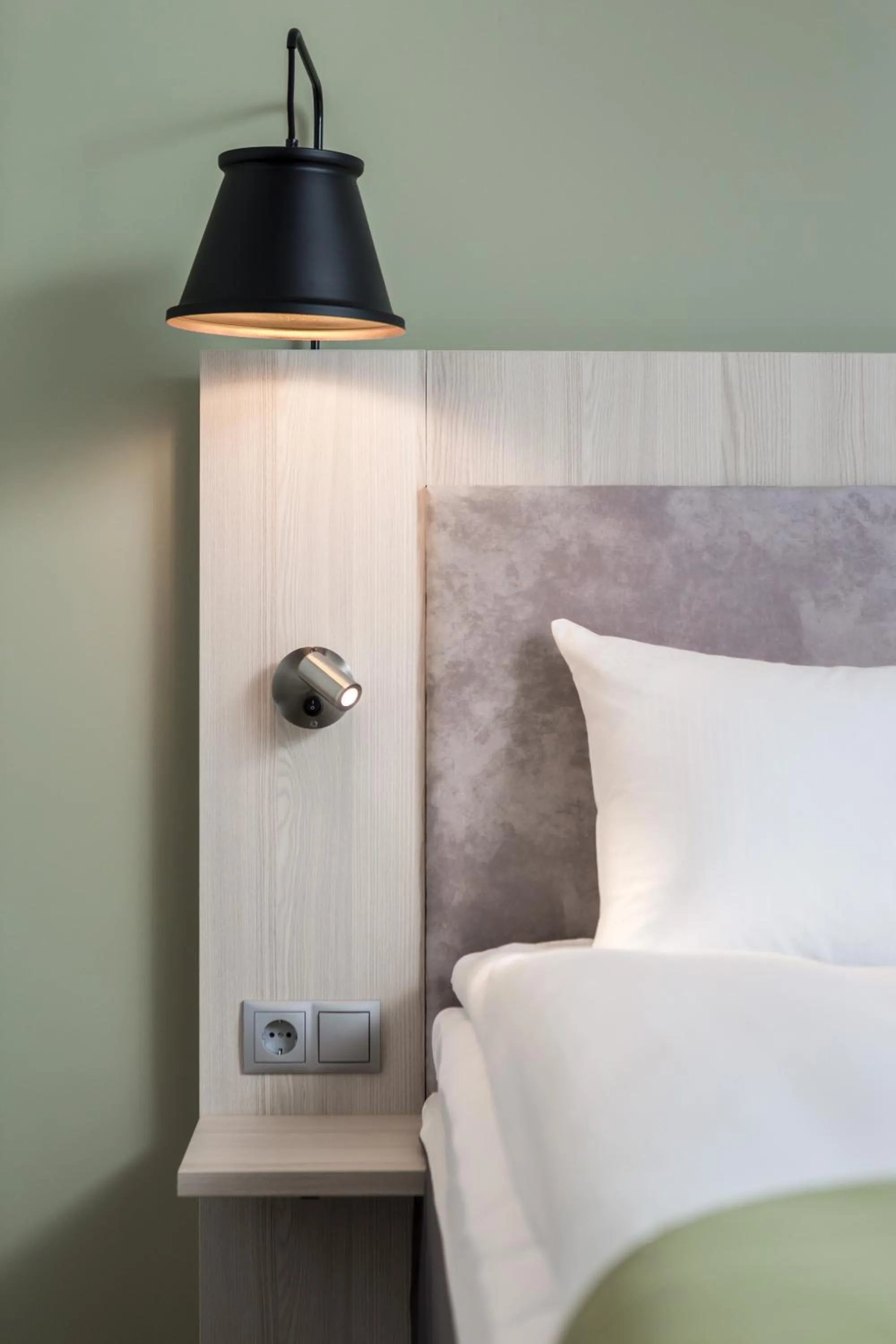 Family Room in Quality Hotel Entry