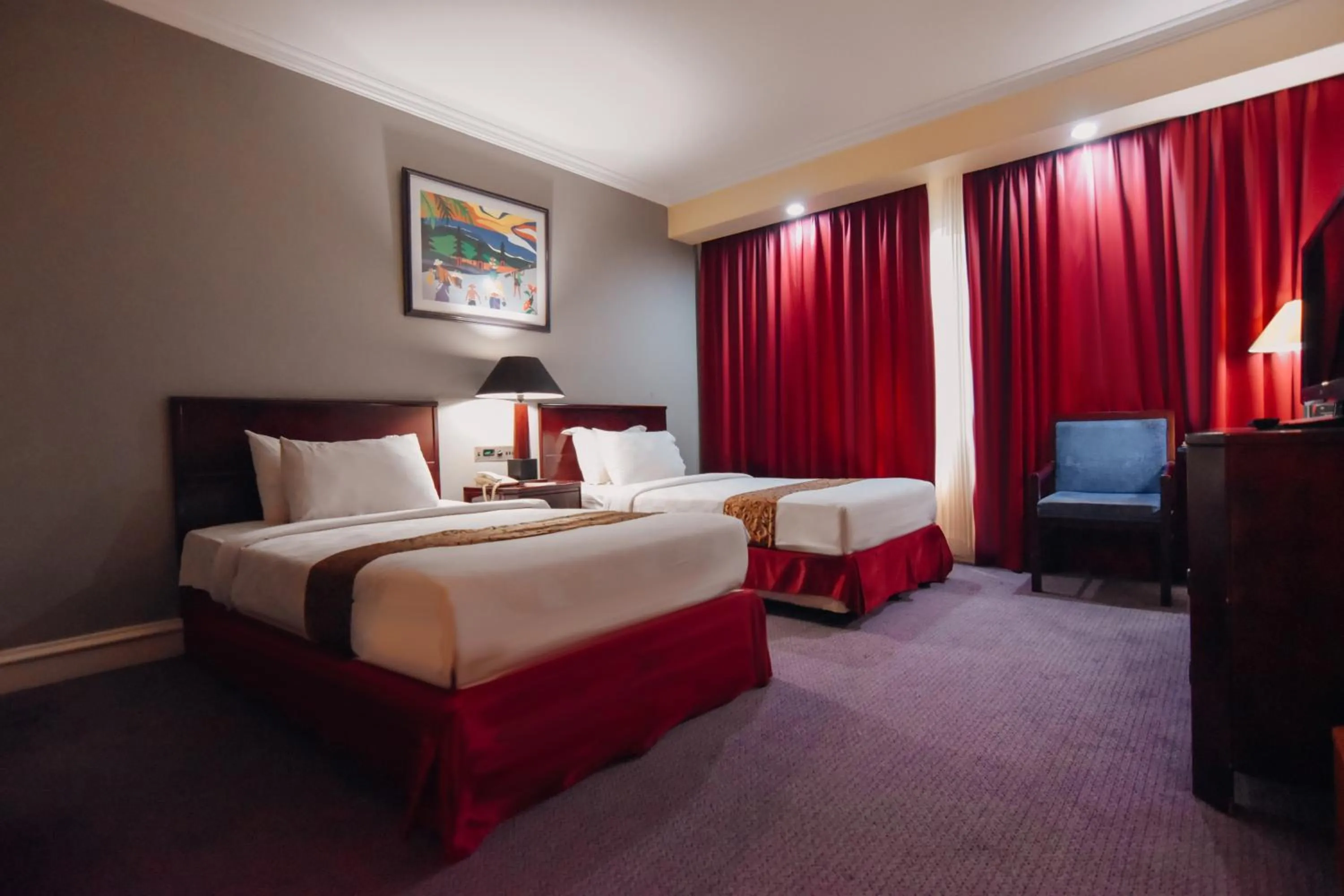 Large Twin Room in Surabaya Suites Hotel Powered by Archipelago