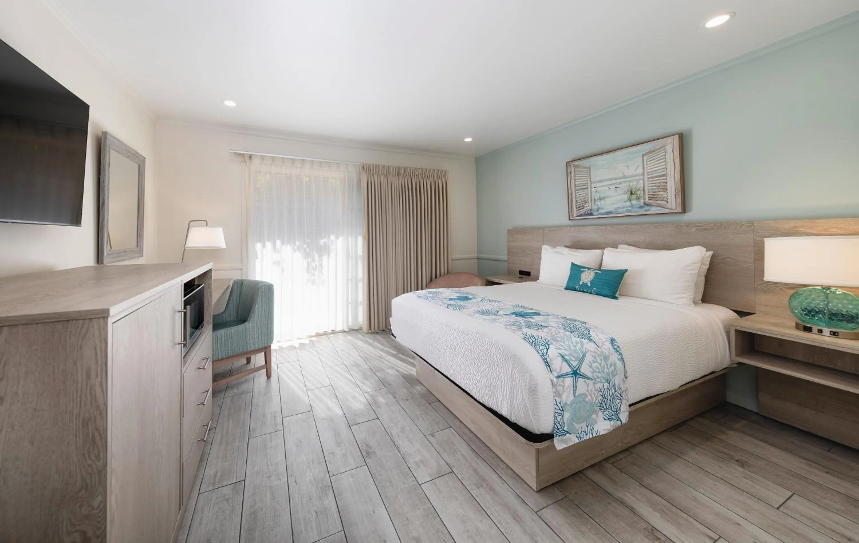 Standard Queen Room in Inn by the Harbor