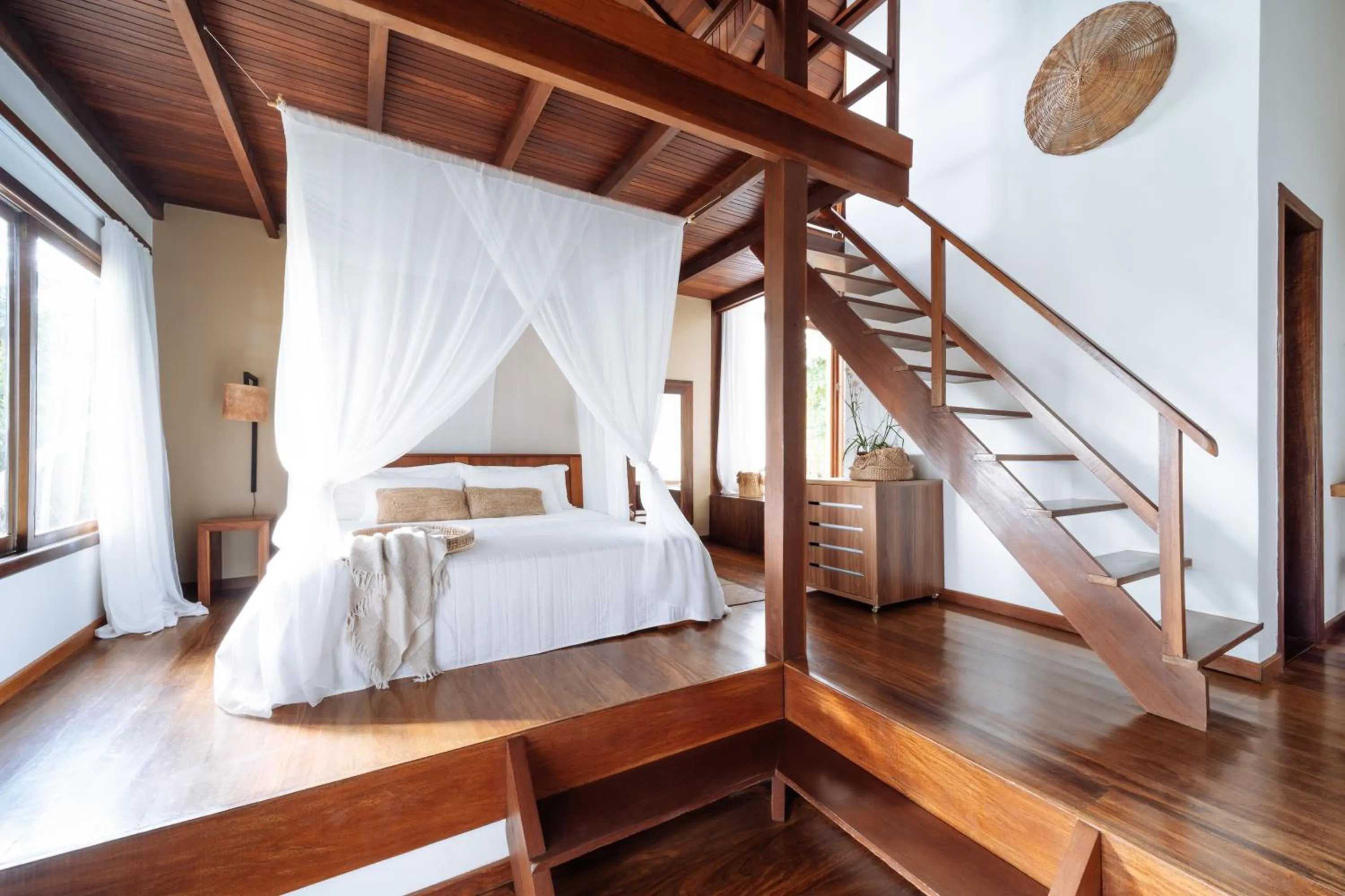 Luxury Bungalow with Spa Bath and Sea View in Vila Dos Orixás Boutique Hotel