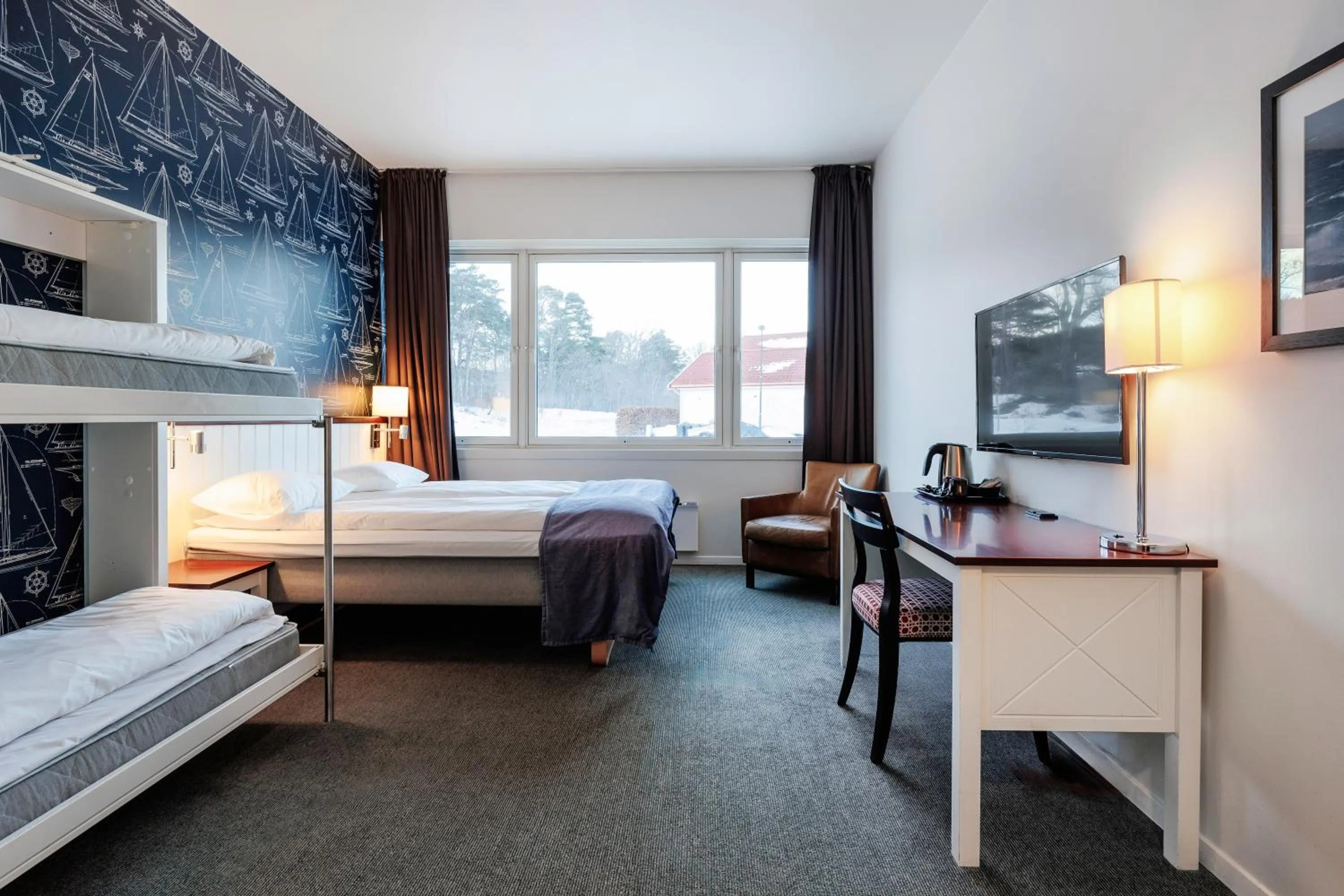 Family Room (2 Adults + 2 Children) in Quality Hotel Skjærgården