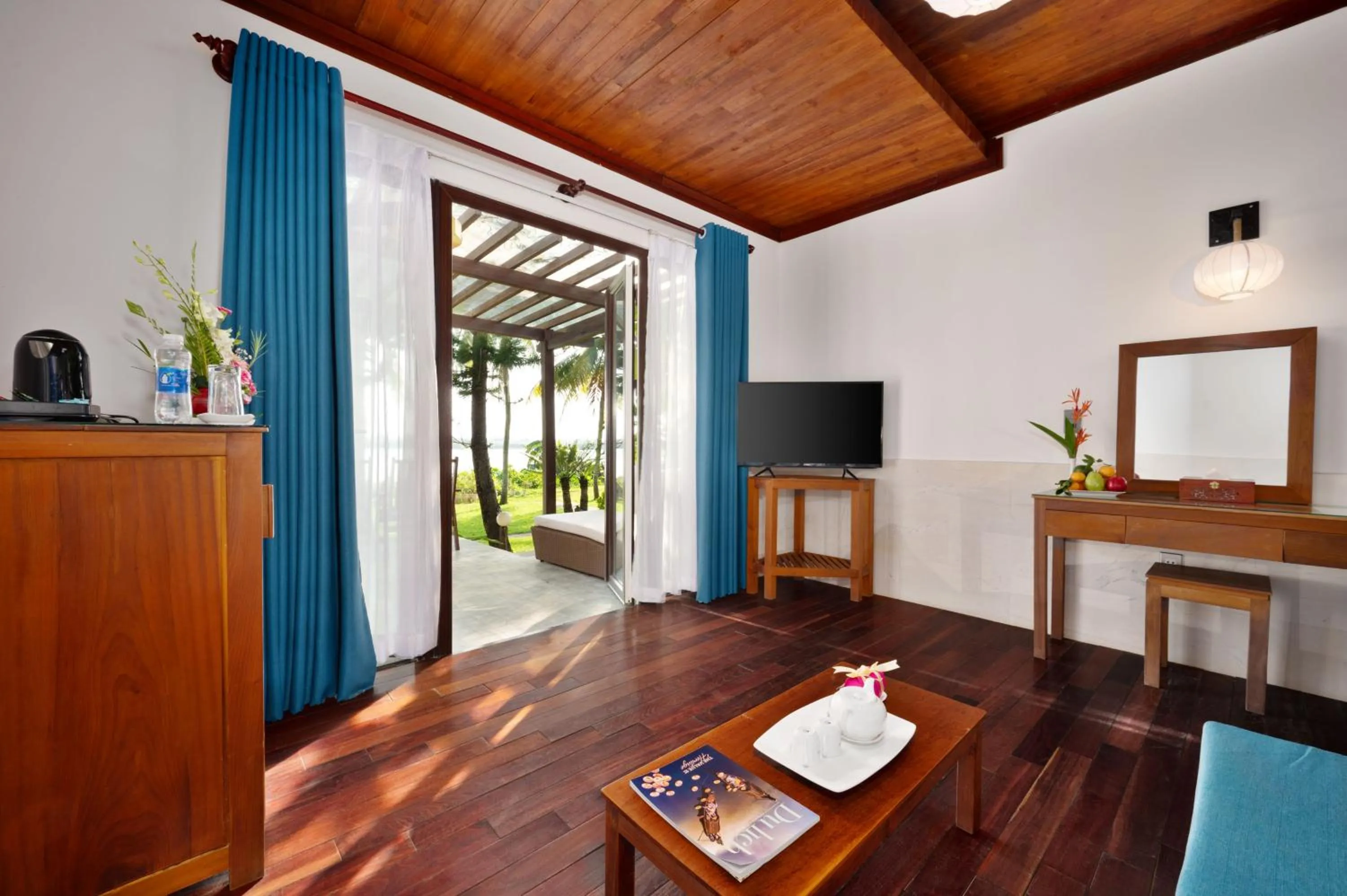 Deluxe Double Room with River View in Vinh Hung Riverside Resort & Spa