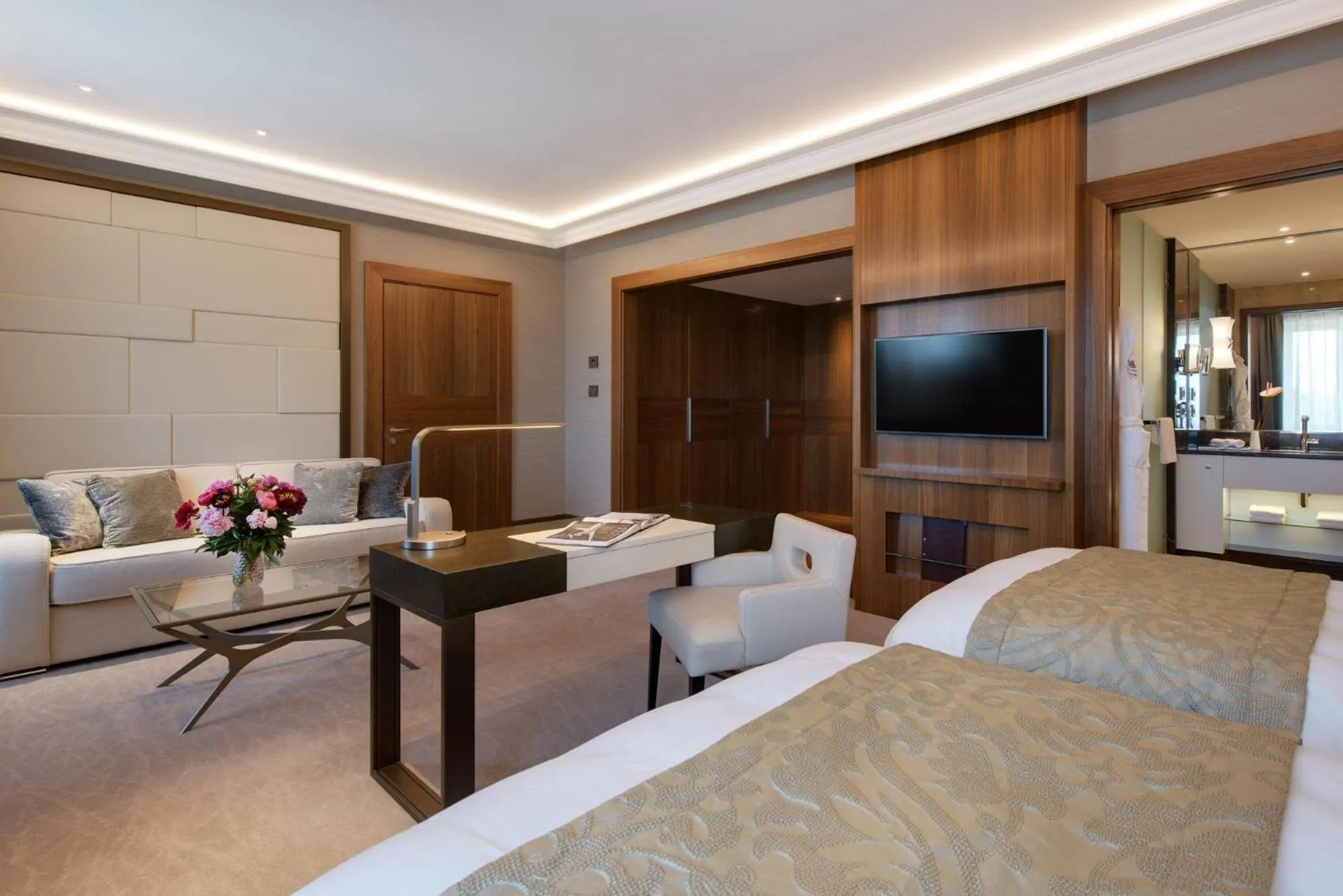 Opera Deluxe Twin Room in Grand Hotel Kempinski Riga