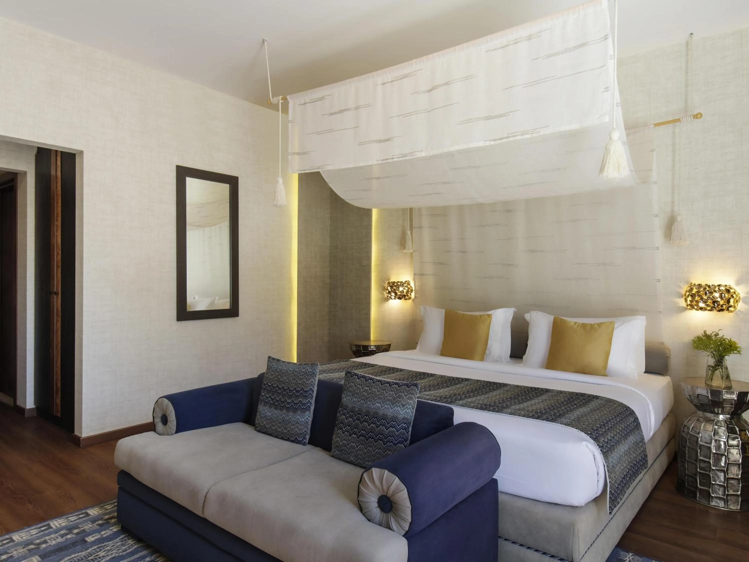 Canyon Deluxe Room, 1 King Size Bed in Shaden Resort