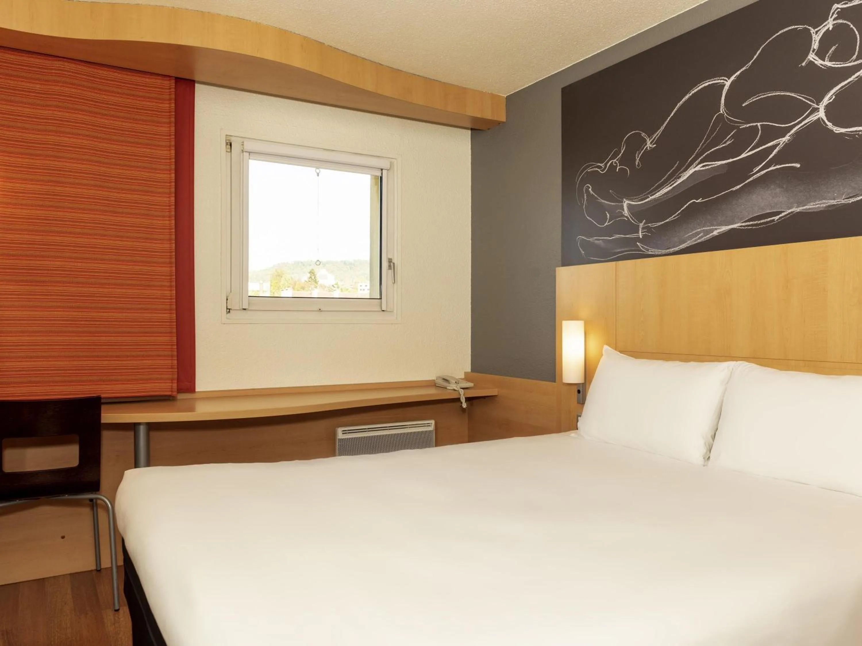 Standard Double Room in ibis Saint-Die