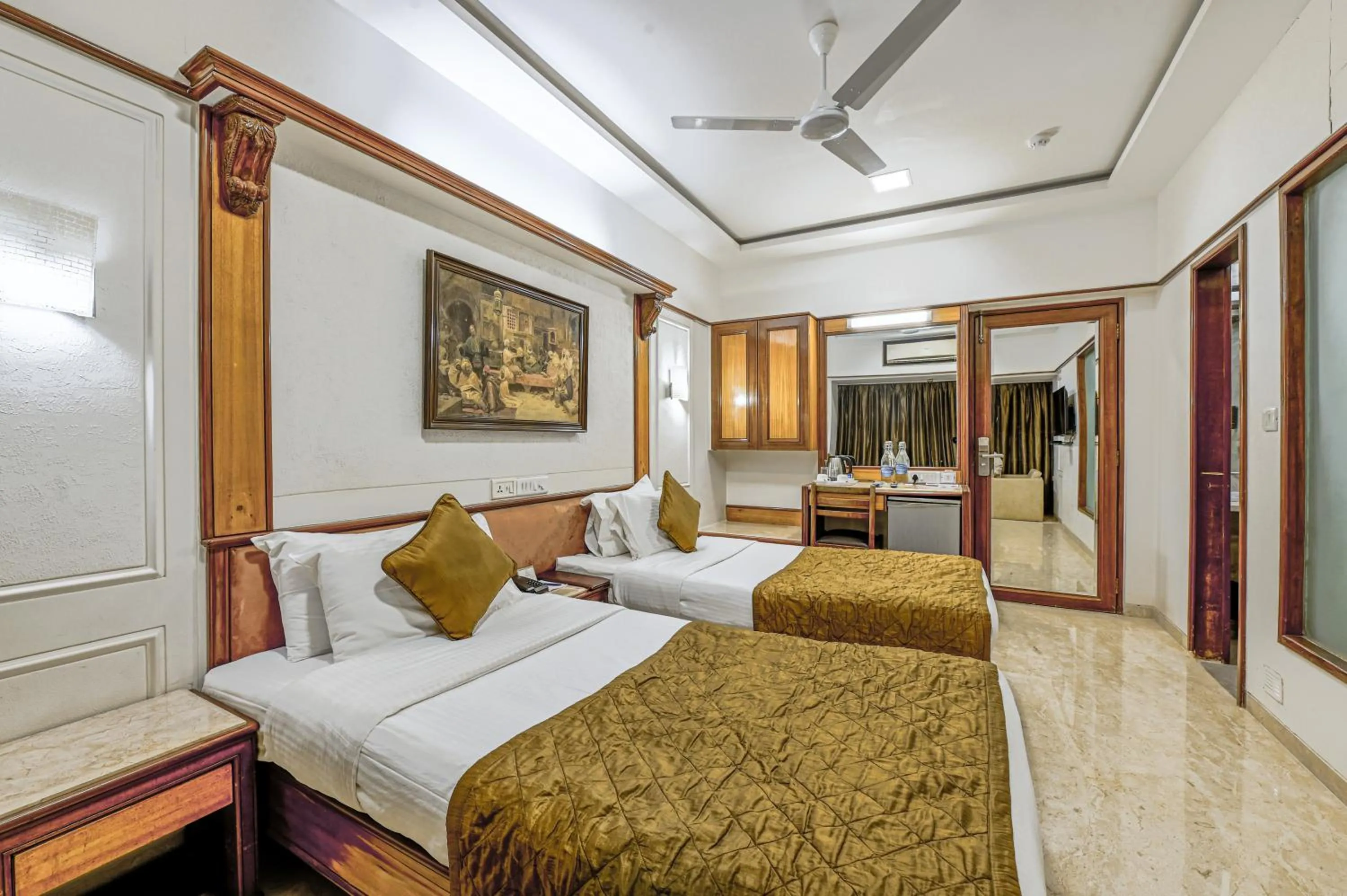 Deluxe Double or Twin Room in Regal Enclave