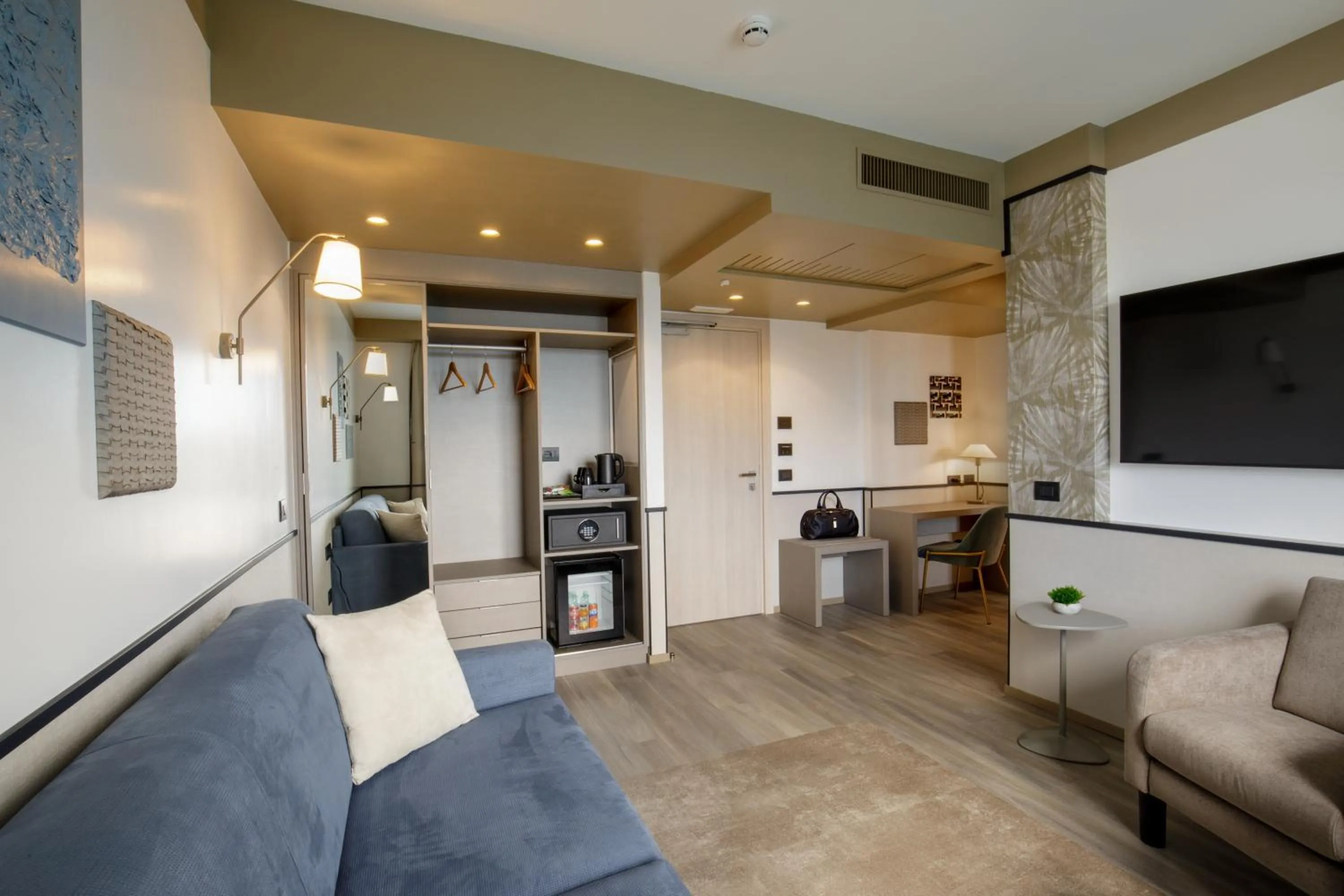 Superior Triple Room in Hotel Domidea