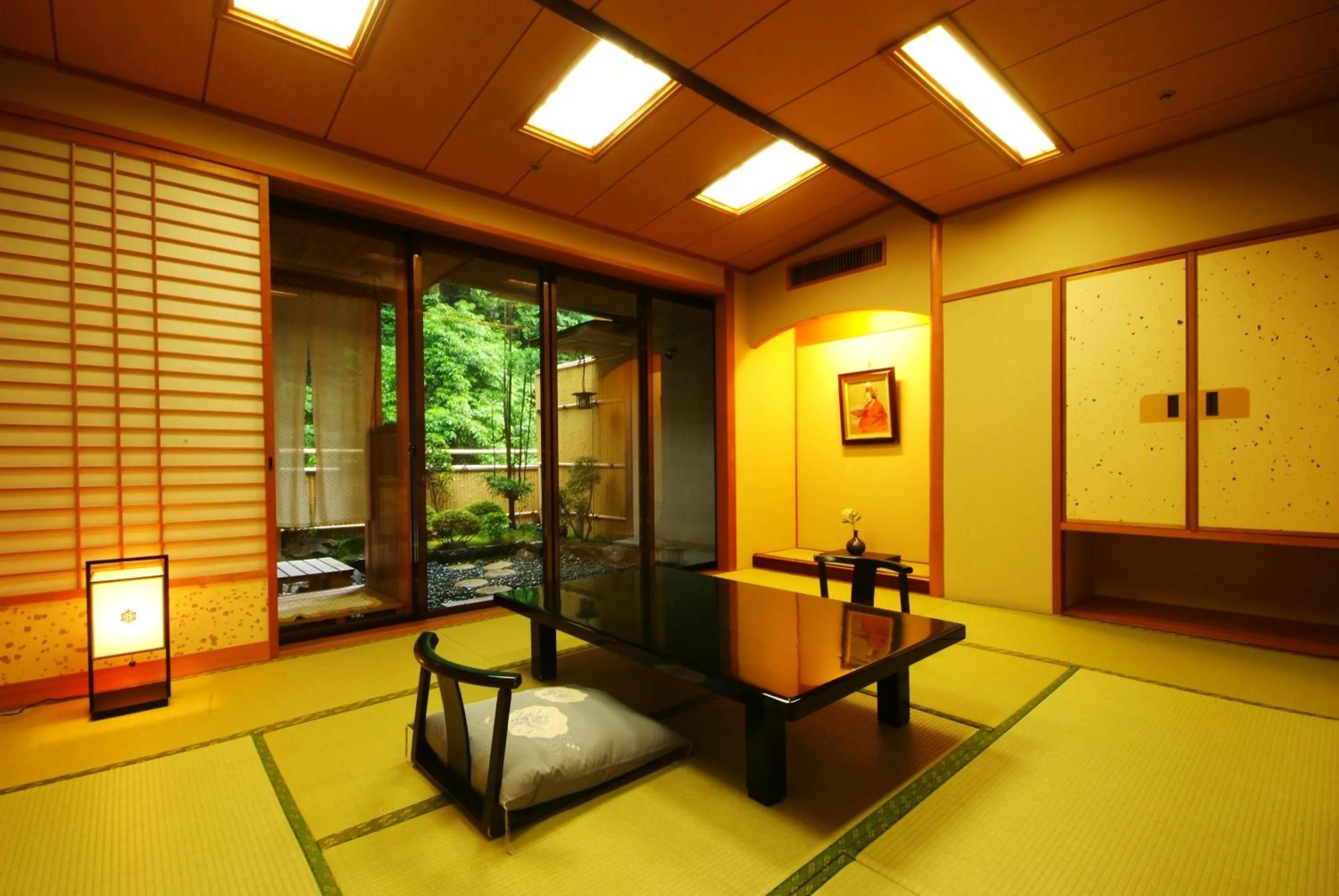Japanese-Style Room with Open-Air Bath in Shoenso Hozugawatei