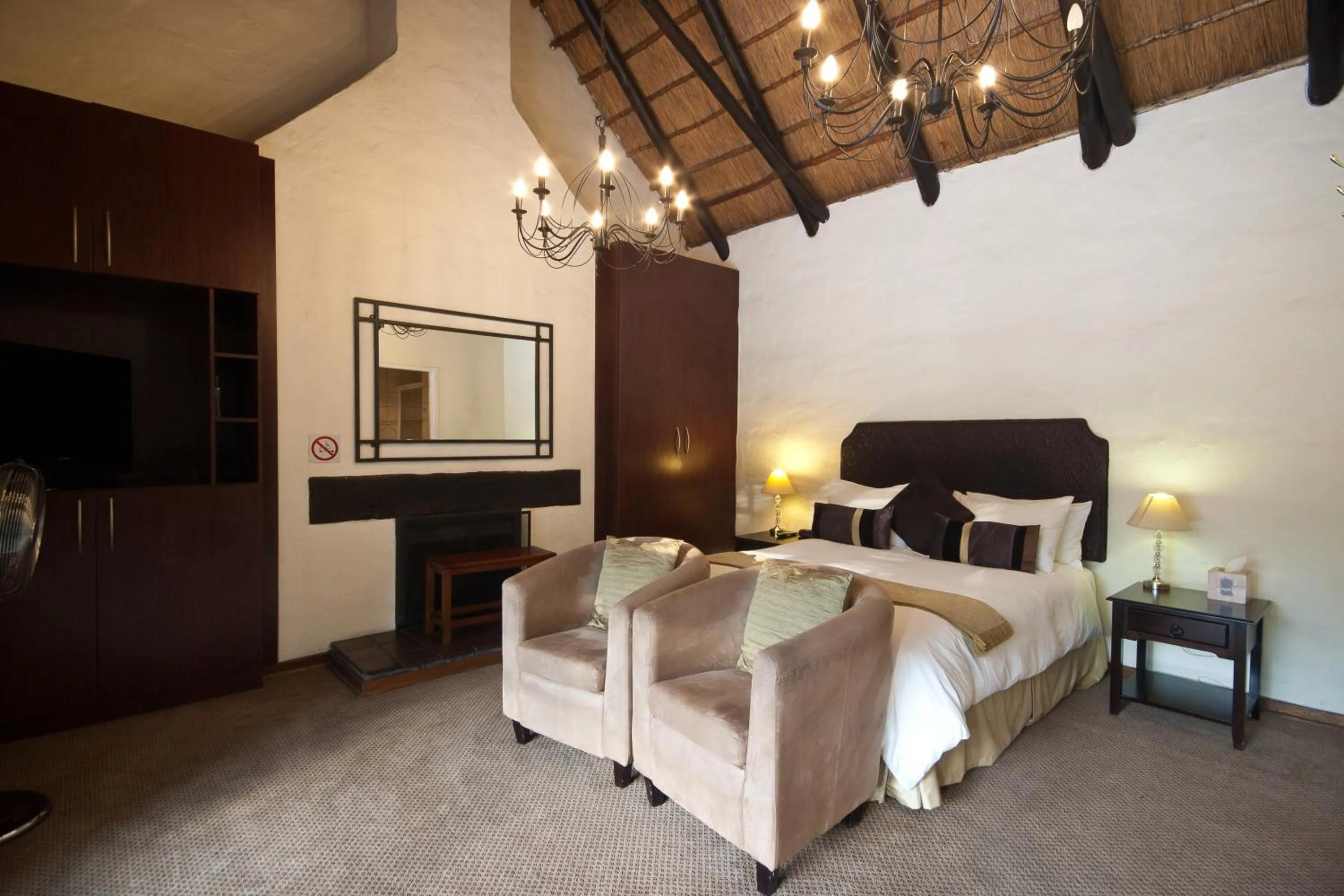 Standard Double Room-The Sands - single occupancy in Thatchfoord Lodge
