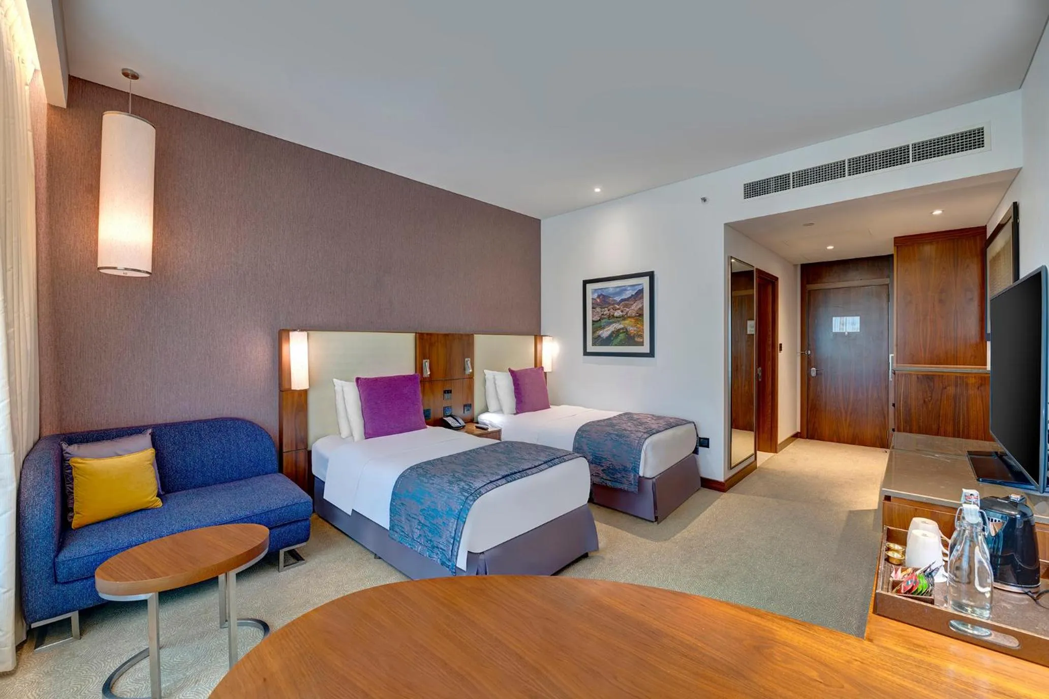 Premium Twin Room with Garden View and Lounge Access in Crowne Plaza Muscat OCEC by IHG
