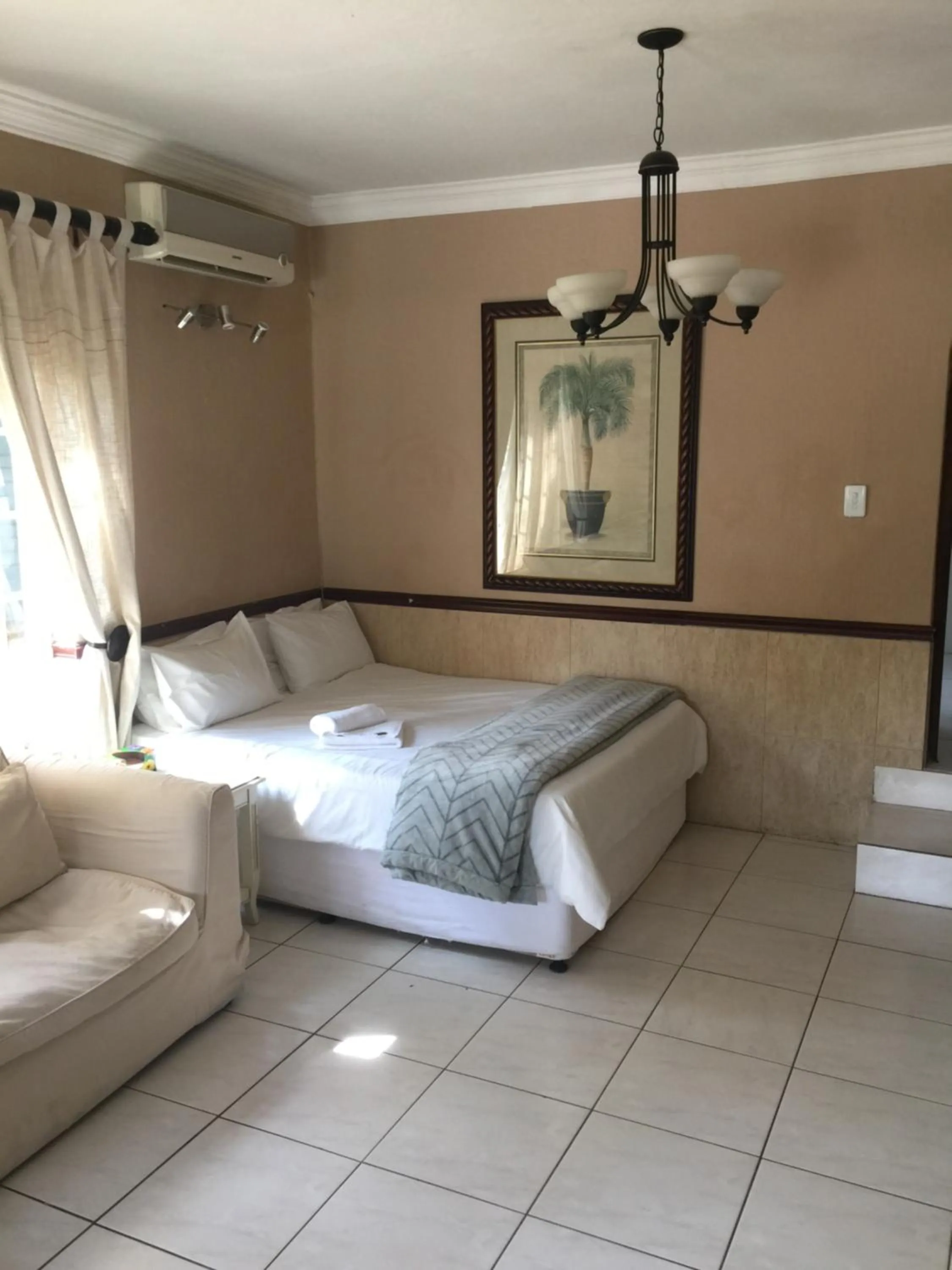 Deluxe Double Room with Shower - single occupancy in Summerview Guest Lodge