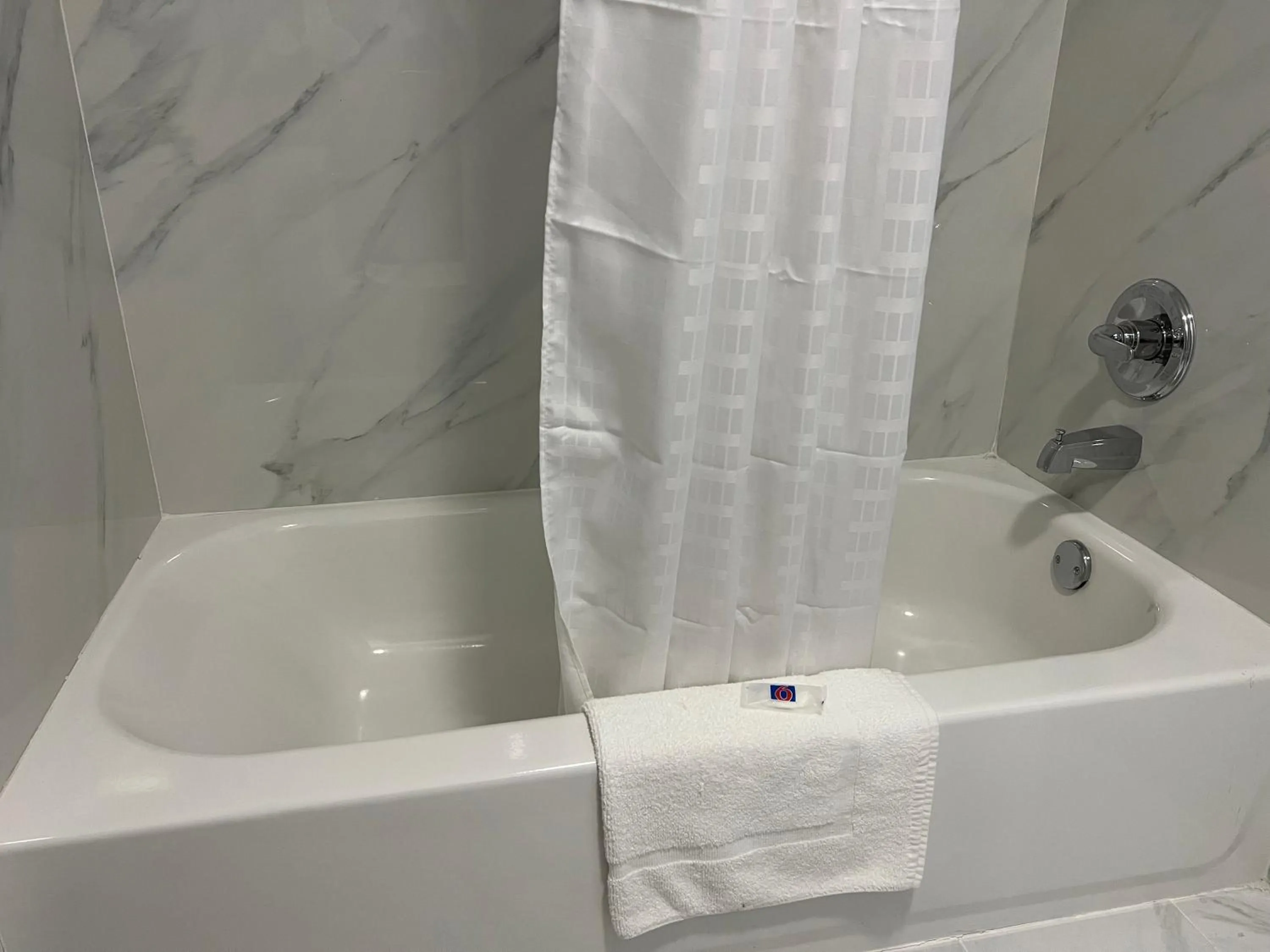 Quadruple Room - Non-Smoking in Studio 6 Tulsa OK Central