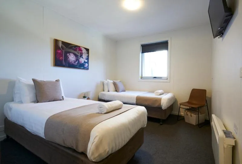 Twin Suite in The Island Accommodation