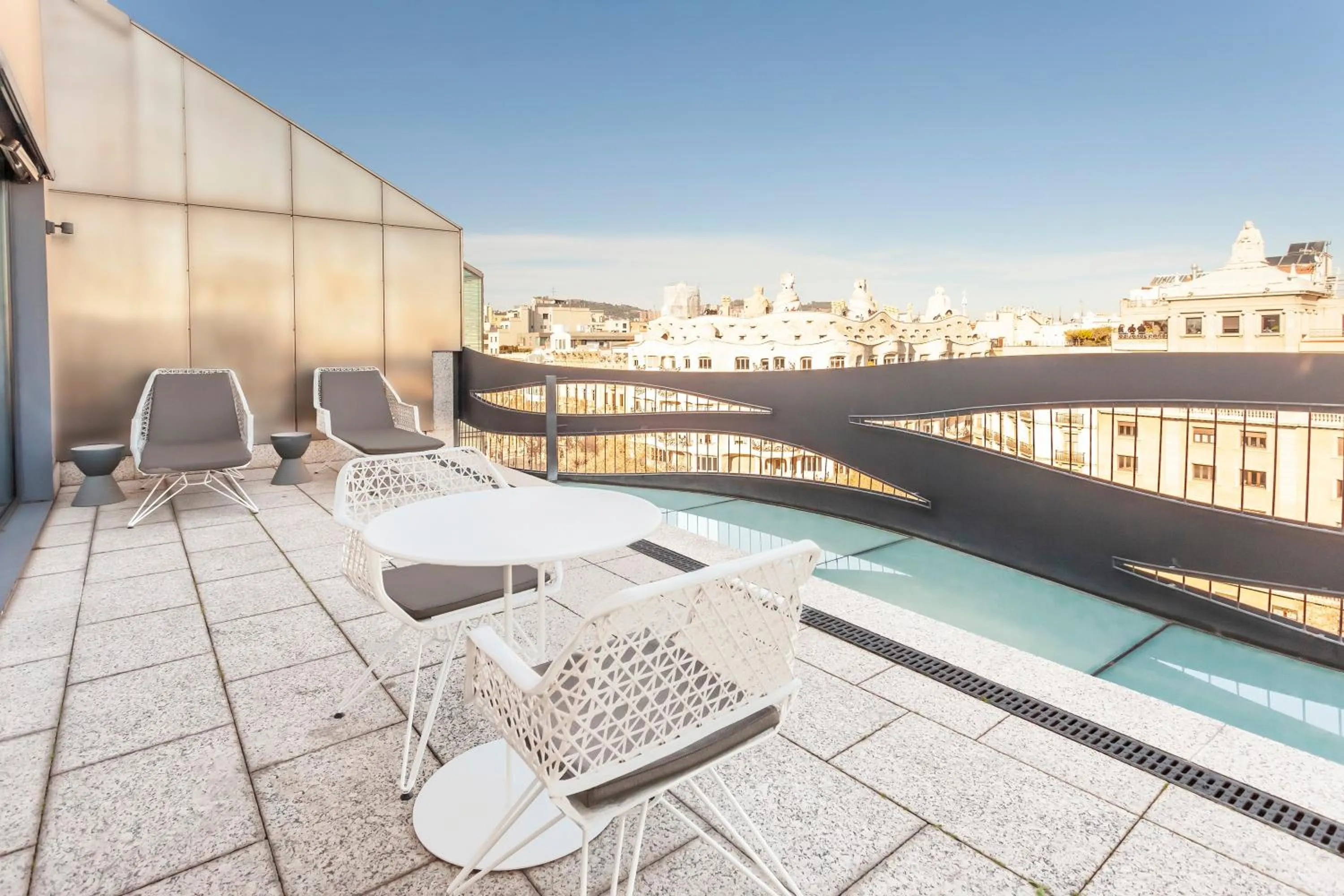 Two-Bedroom Apartment with Terrace in Suites Avenue