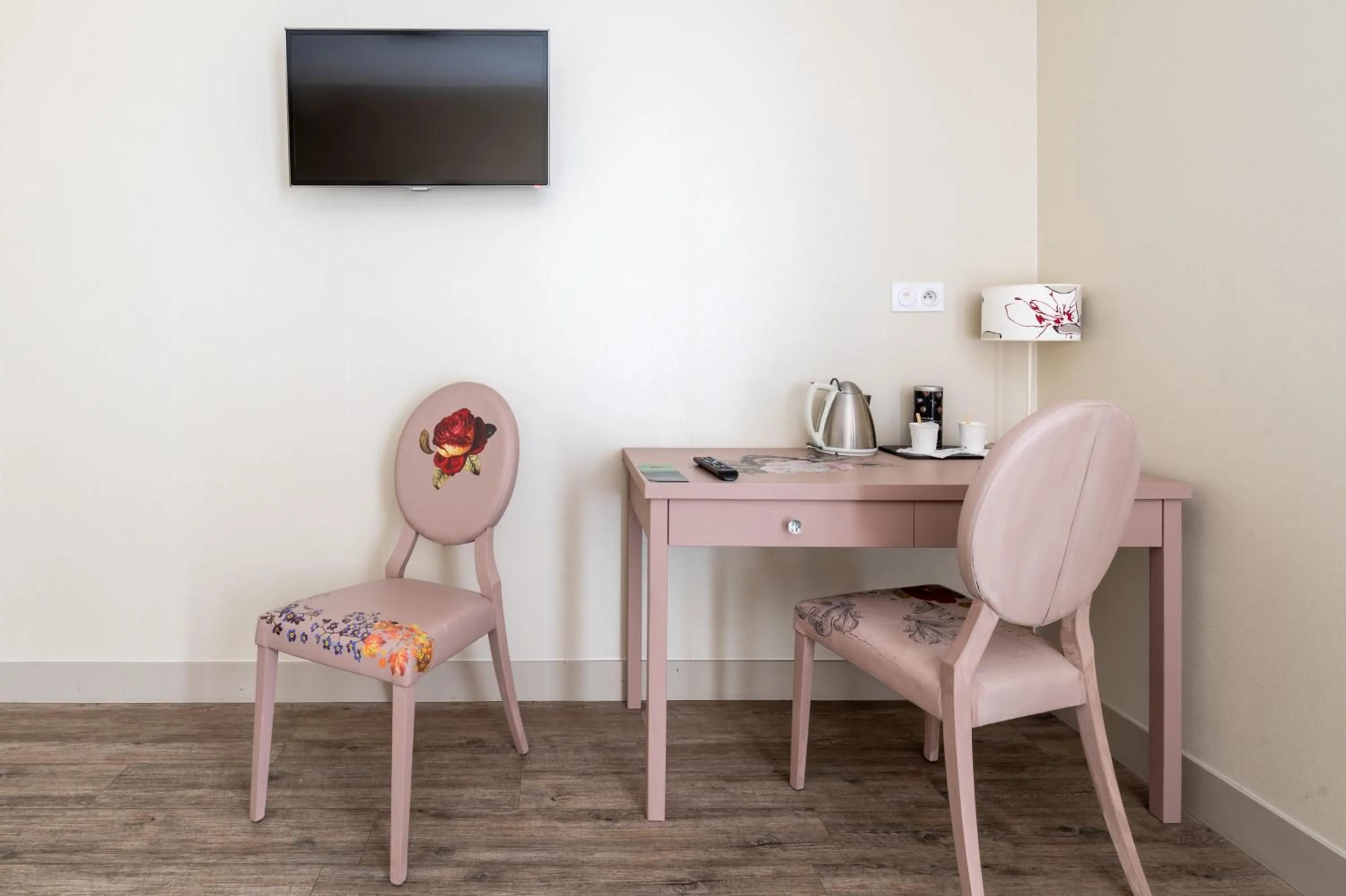 Superior Double Room - single occupancy in Hostellerie Du Mont Aimé