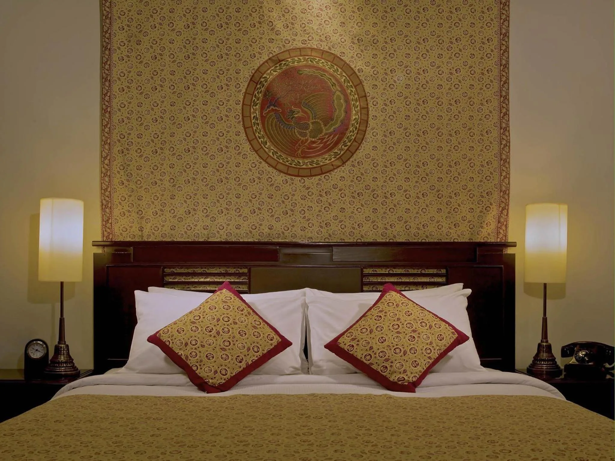 Deluxe Legacy King or Twin Room in The Phoenix Hotel Yogyakarta - Handwritten Collection