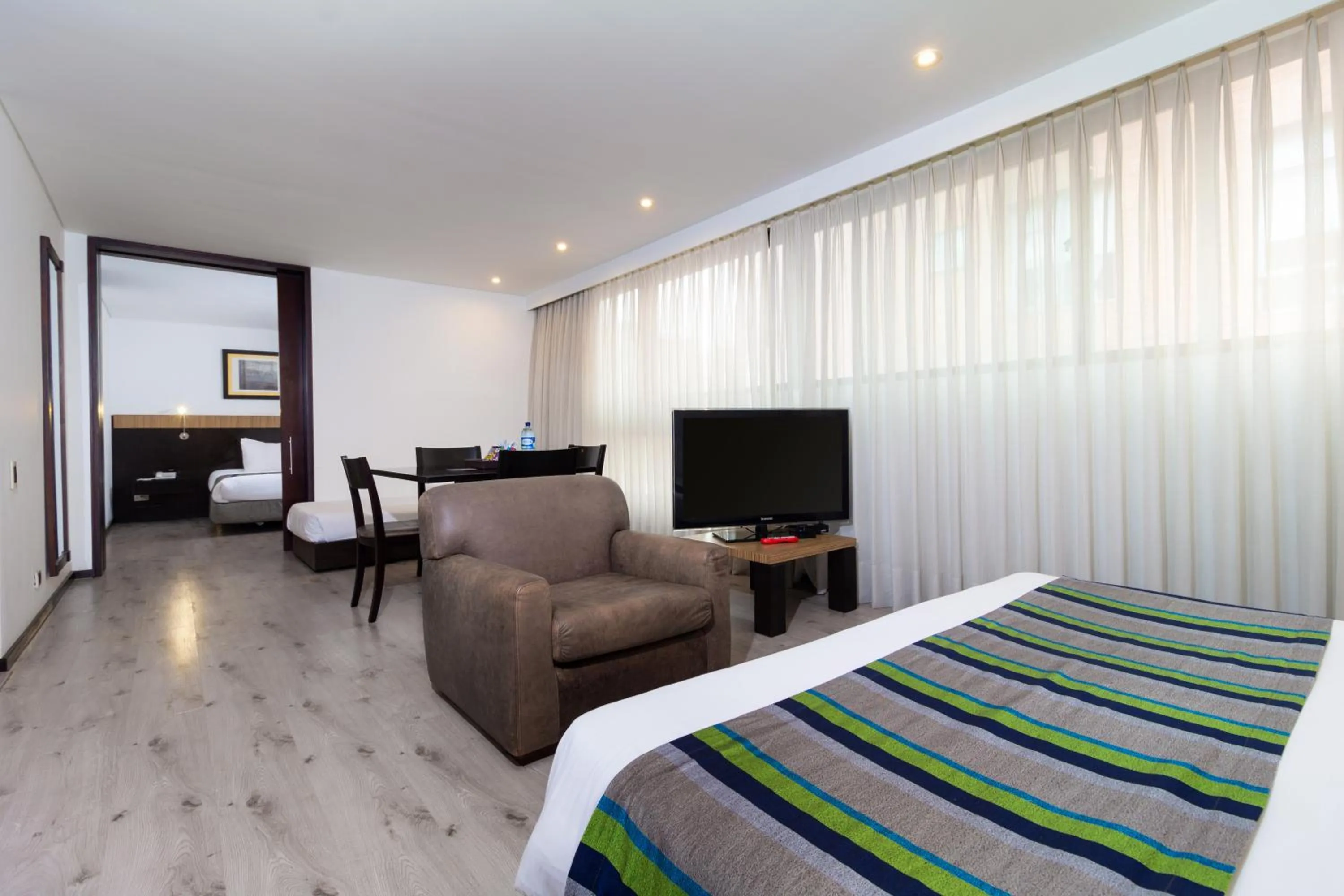 Economy Twin Room in Hotel Madisson Inn Luxury By GEH Suites