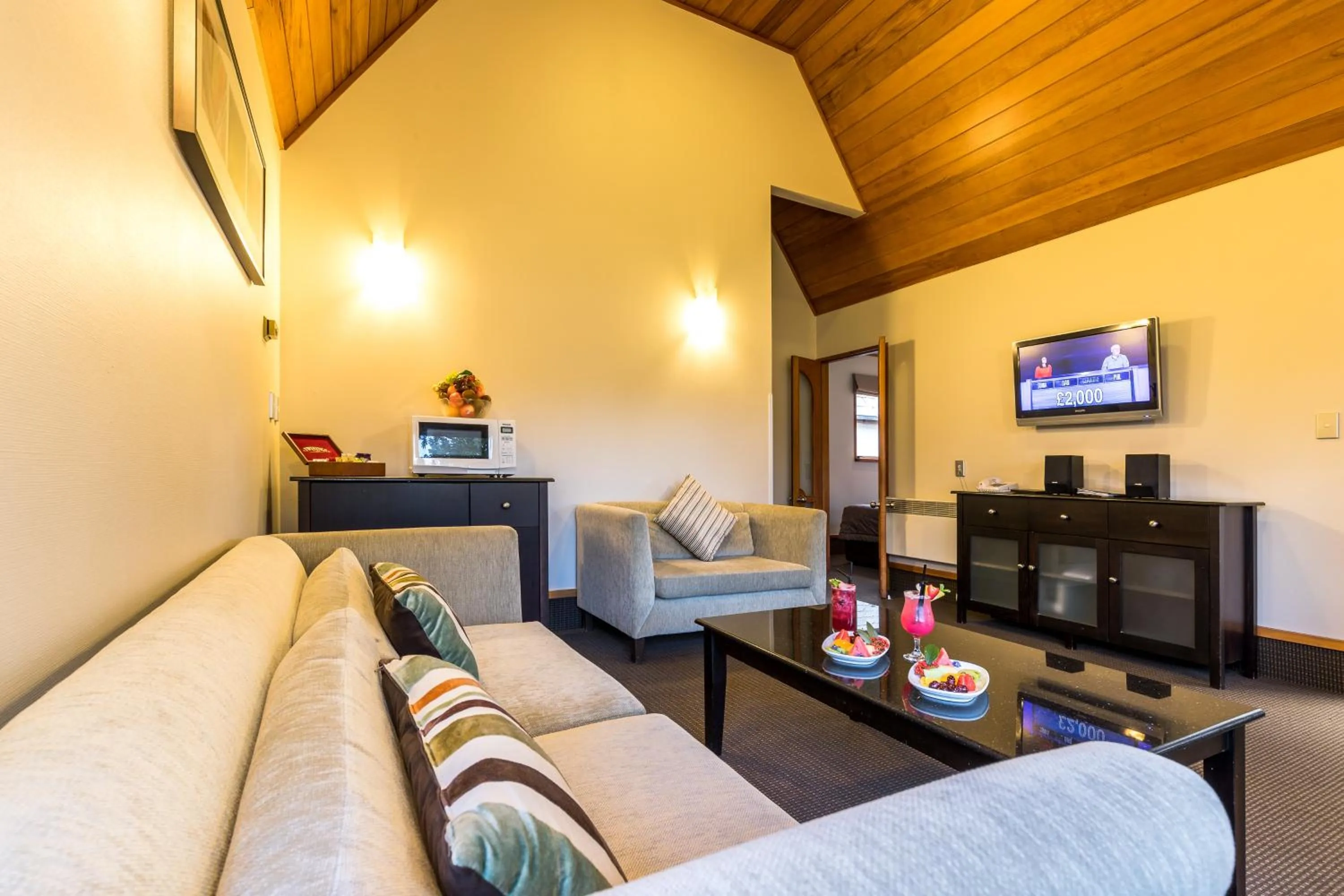Deluxe Two-Bedroom Villa in Distinction Te Anau Hotel & Villas