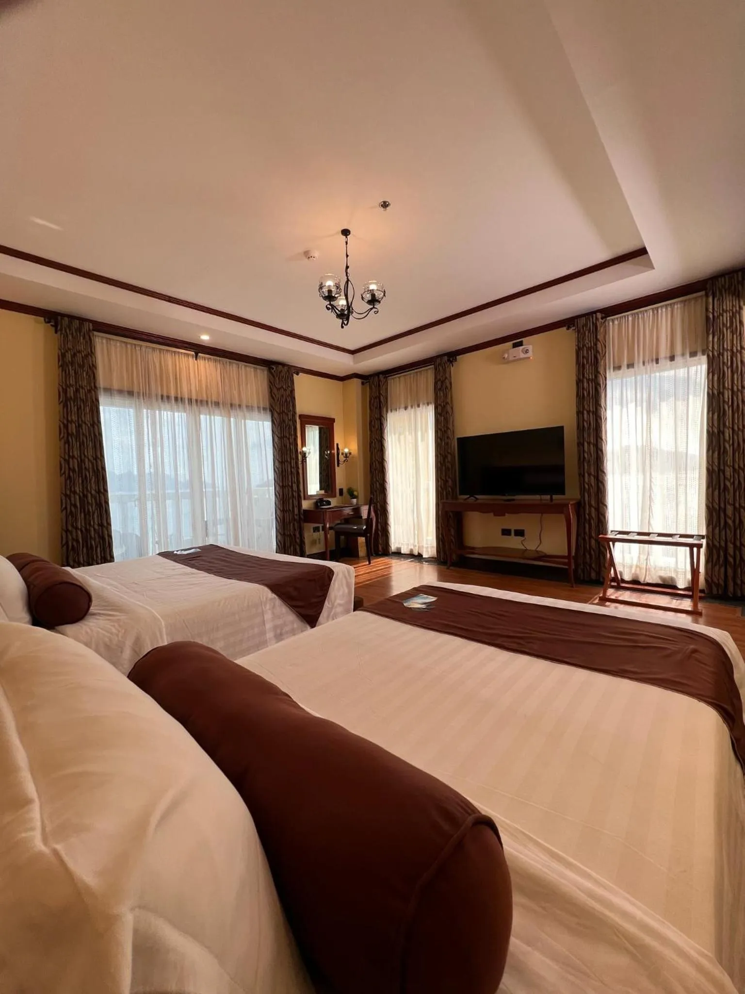 Deluxe Triple Room with Sea View in Sunlight Hotel Coron
