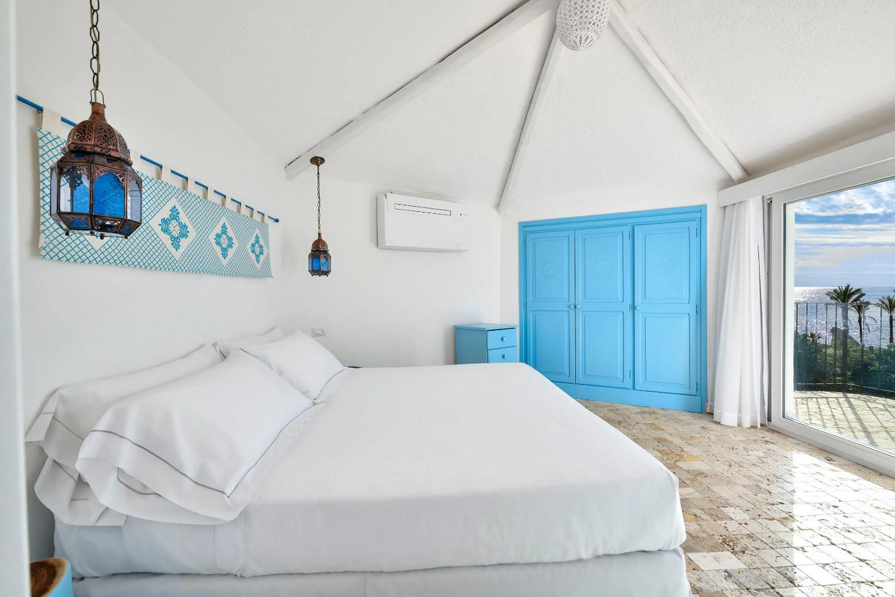 Classic Double Room with Sea View in Arbatax Park Resort - Dune