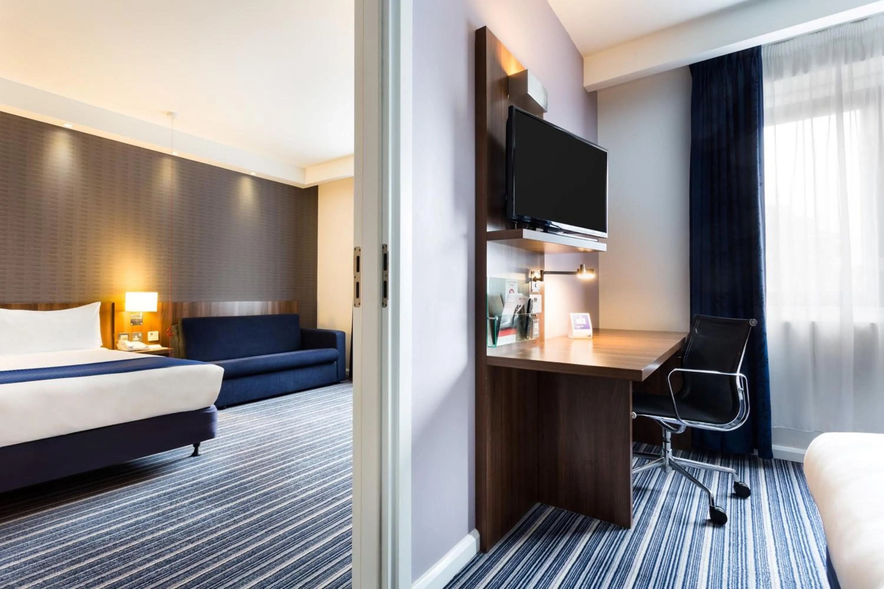 Double Room with Free Hot Breakfast - Accessible in Holiday Inn Express Colchester by IHG