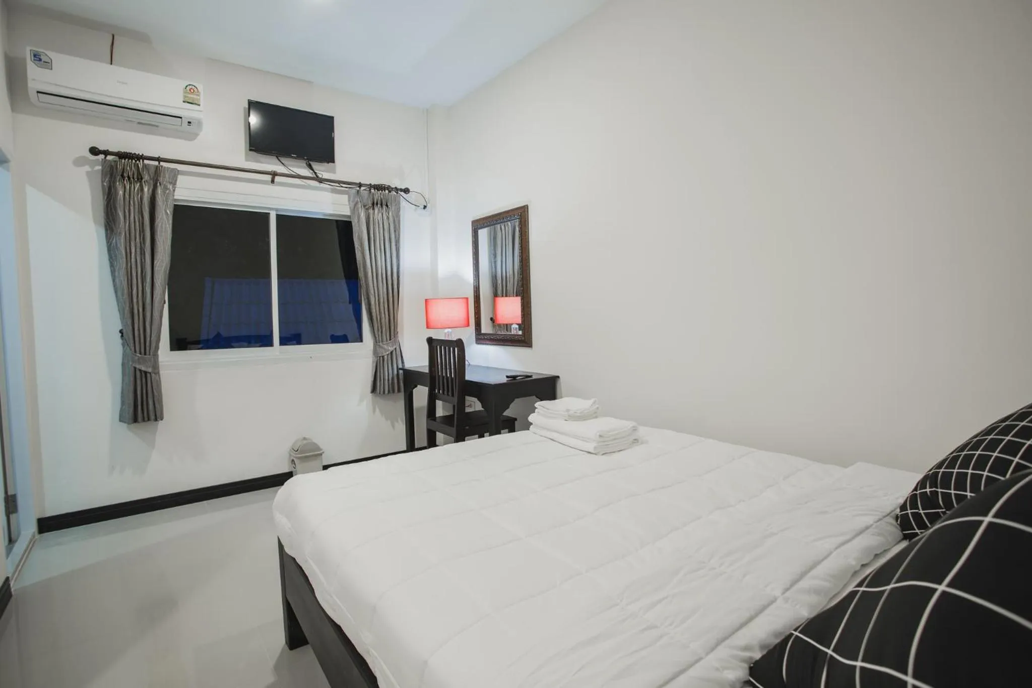 Standard Double Room in Banjan Stay