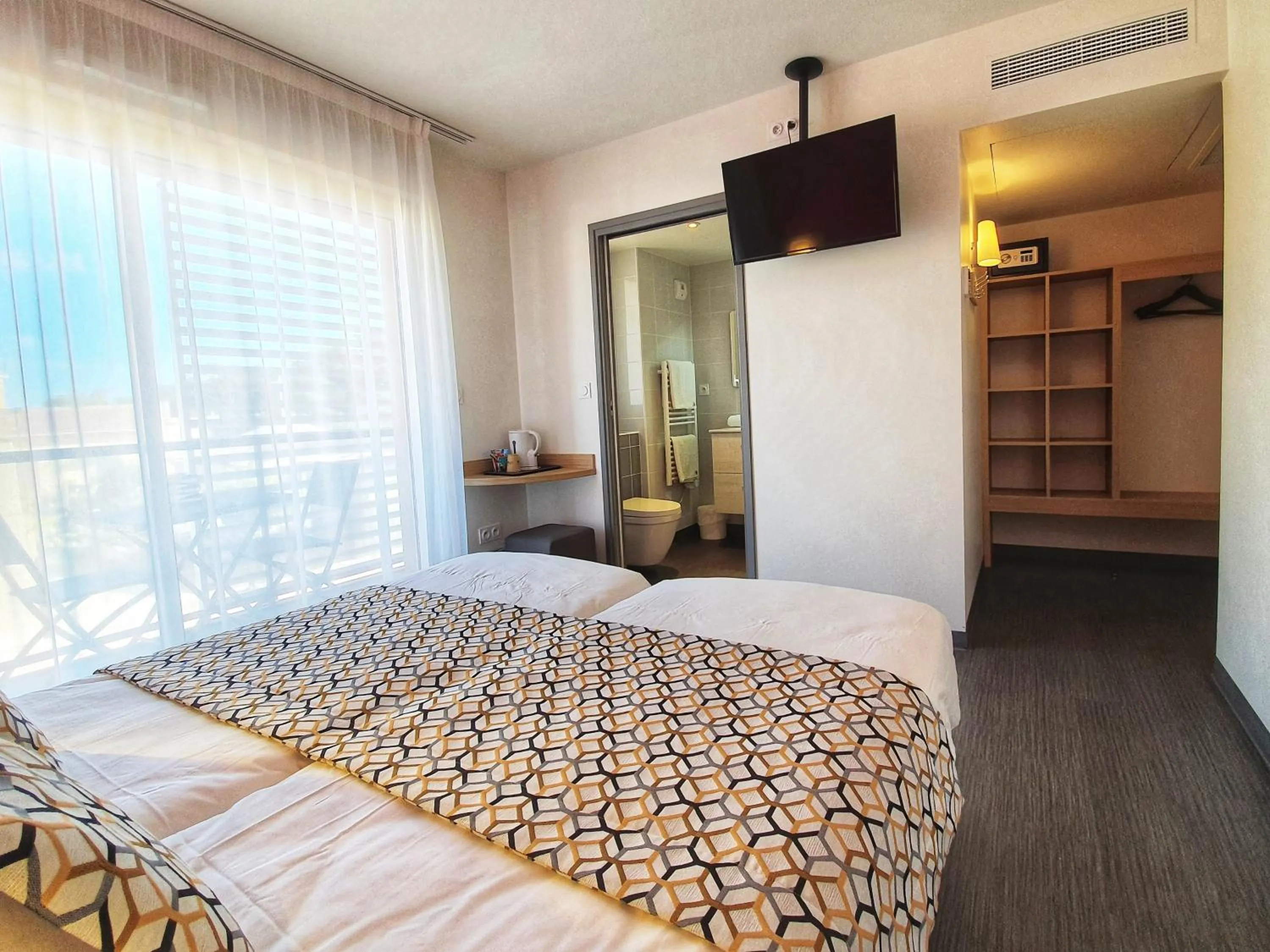 Double Room with Balcony in Hotel Le Virevent