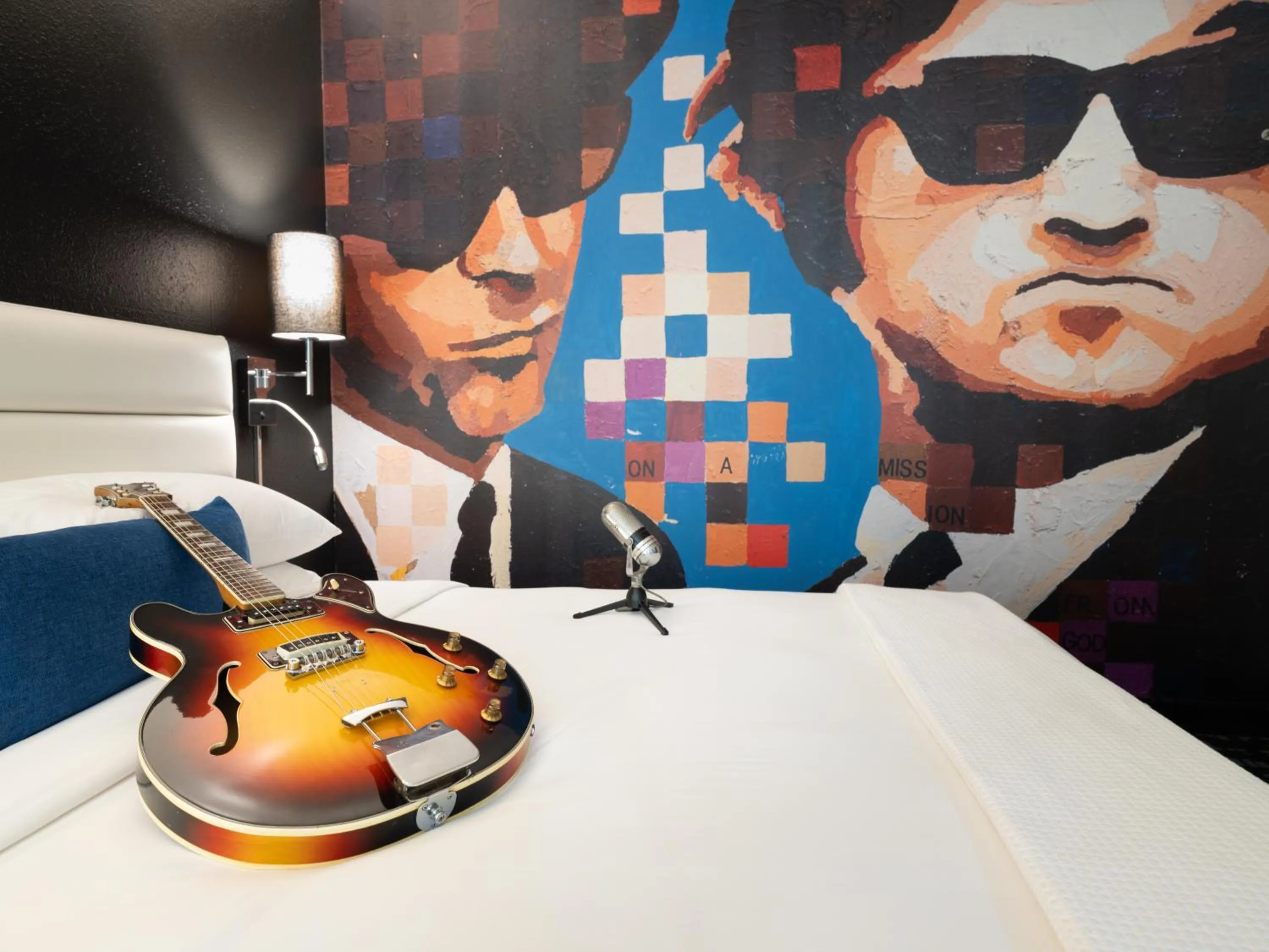 Entourage Double Queen Room in Jupiter Hotel