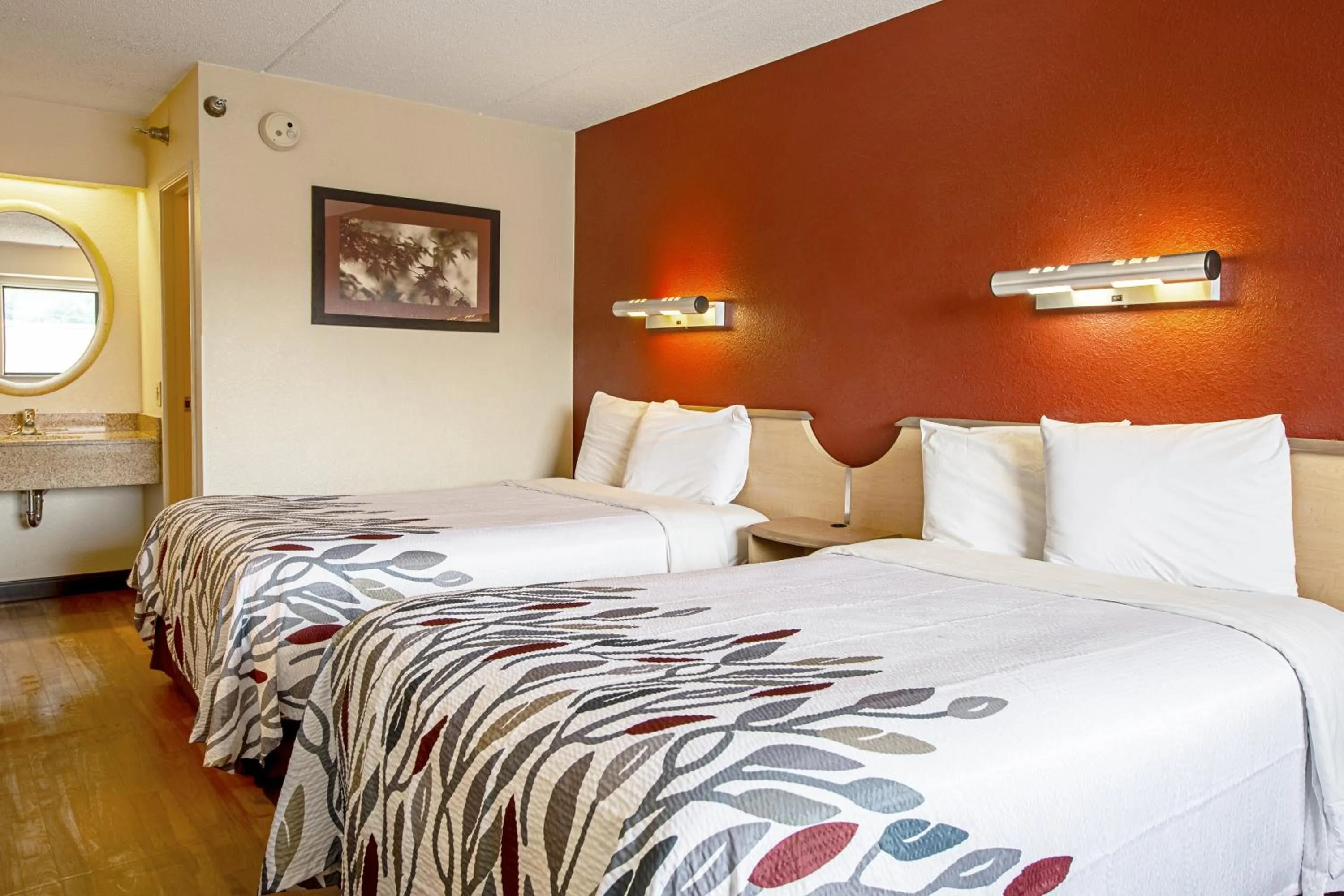 Deluxe Room with Two Double Beds Smoke Free in Red Roof Inn Boston - Southborough/Worcester
