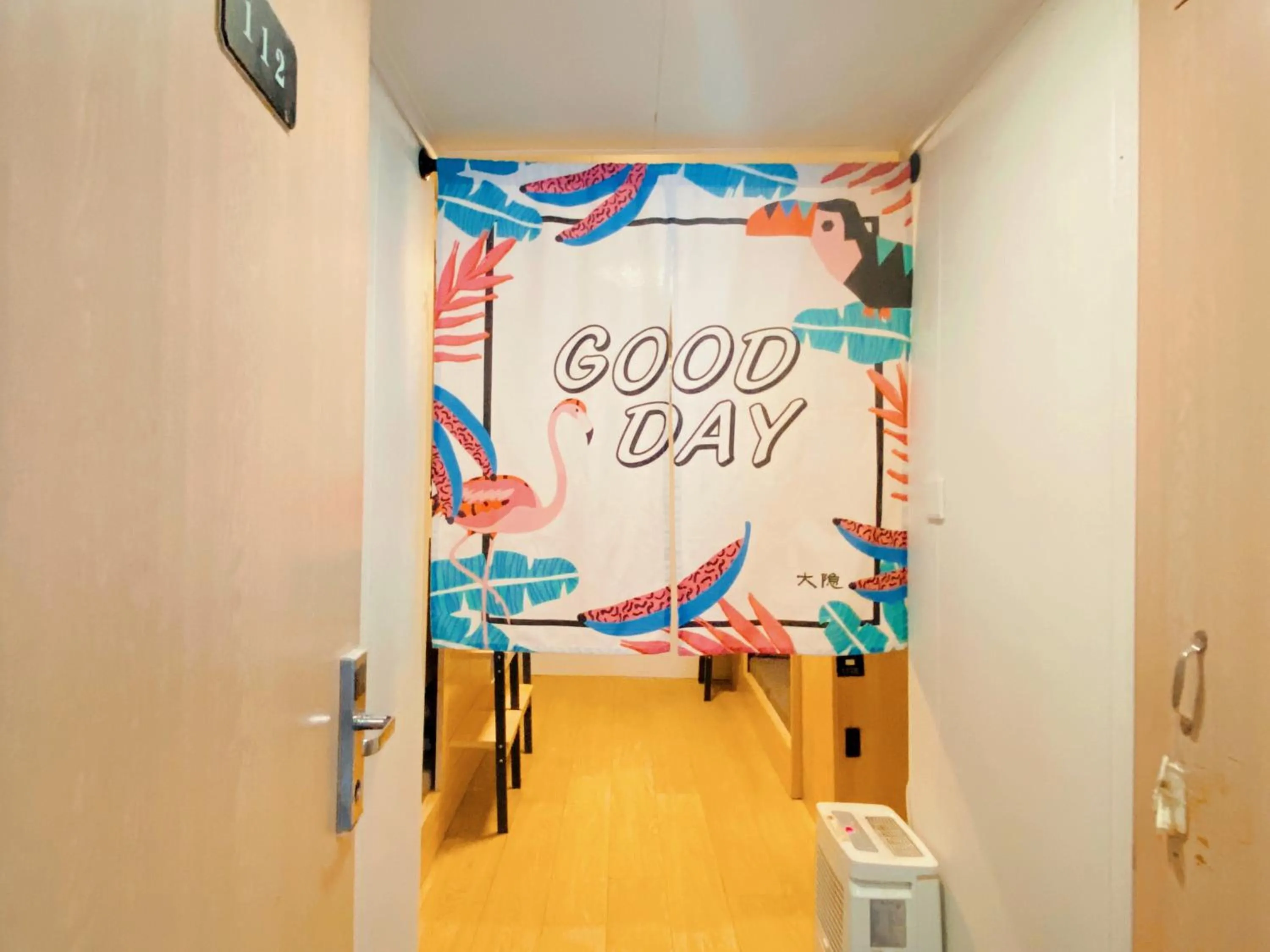 Triple Room - single occupancy in Dayin International Youth Hostel - Oriental Pearl & Lujiazui