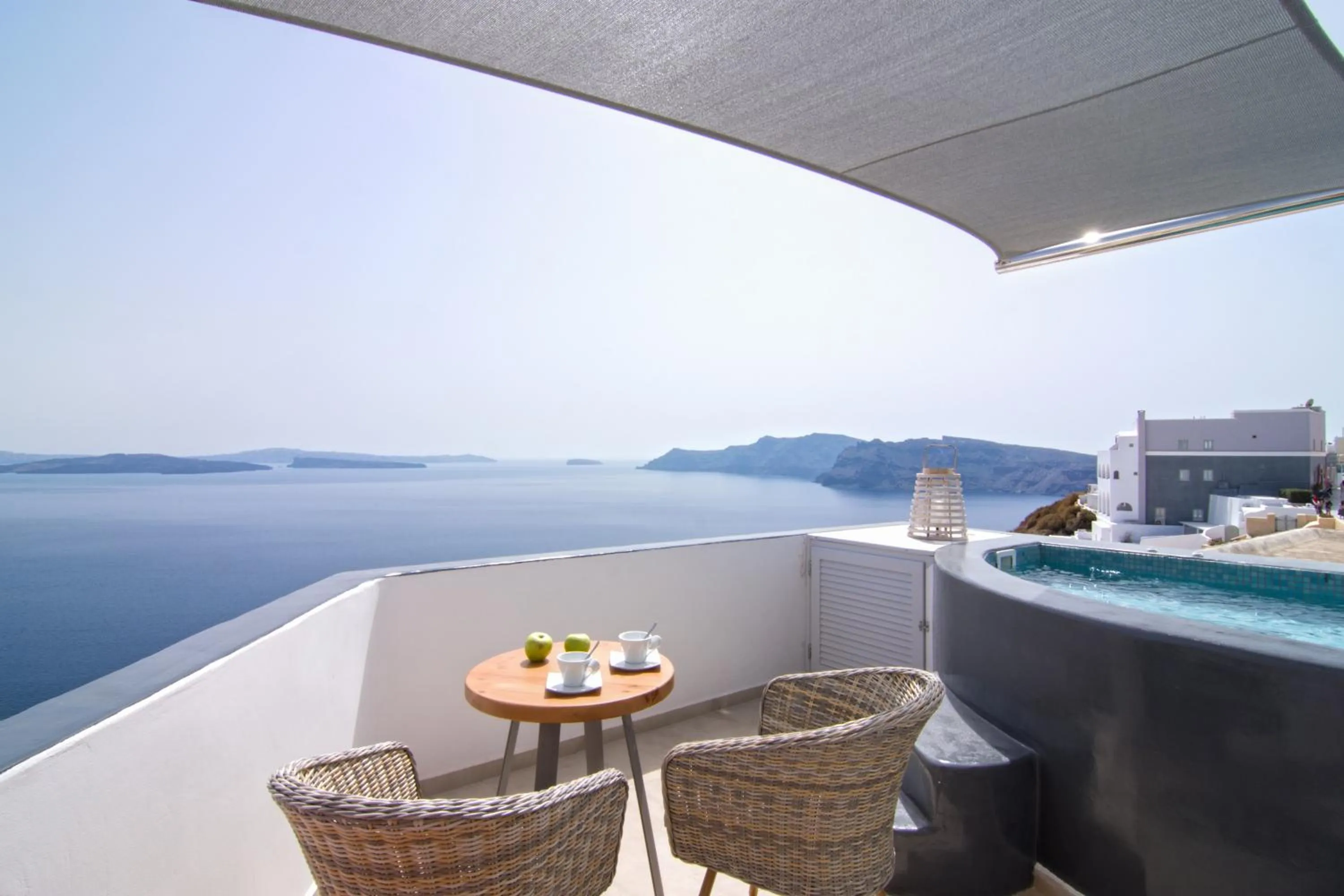  Master Suite with Outdoor Hot Tub & Caldera View in Santorini Secret Premium